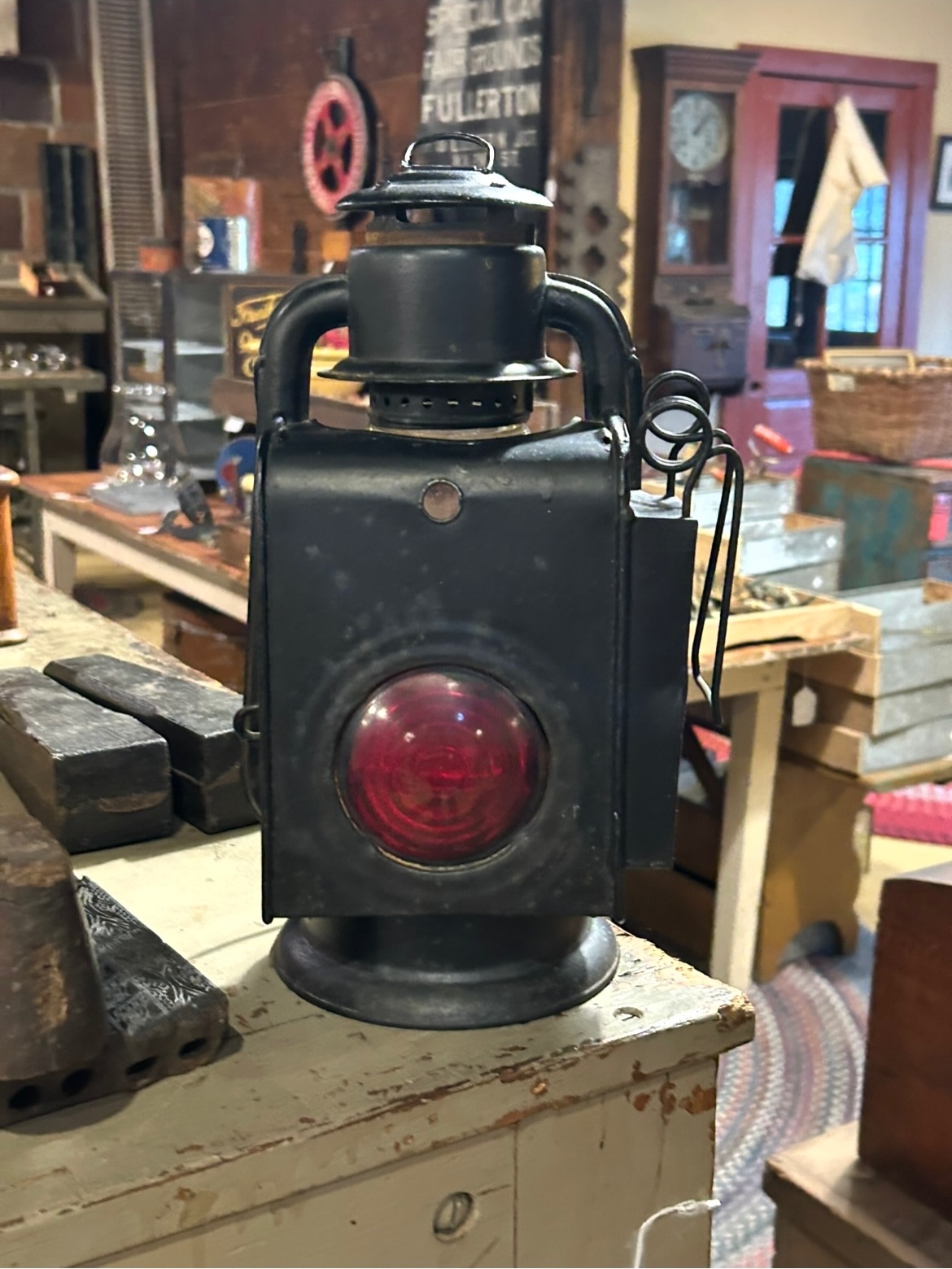 Vintage Rayo No 21 lantern. Mfg by Standard Oil for their Rayo