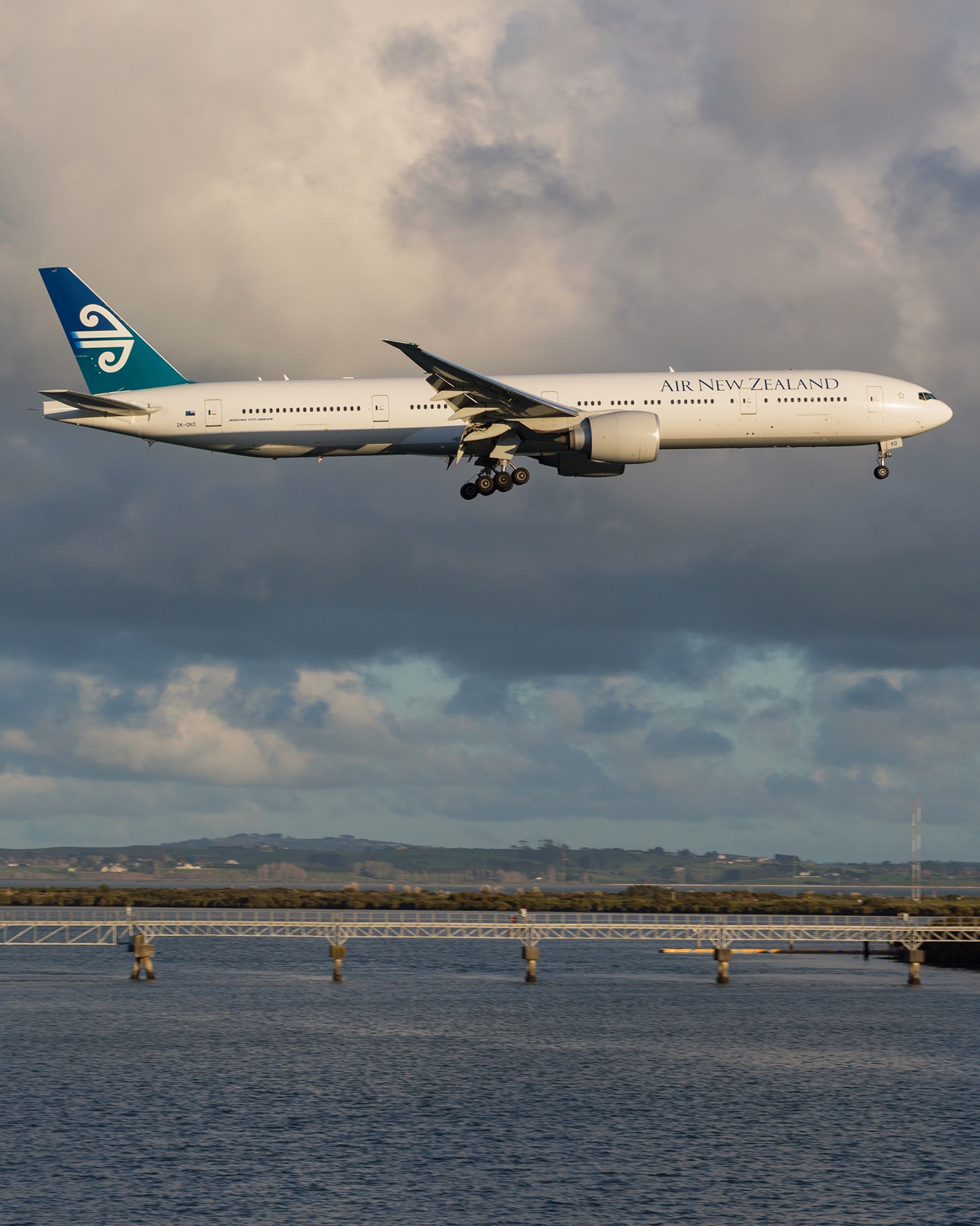 OKO様　Hedi Replica Destroyed Coated 27 Back to a shot of ZK-OKO in the old teal livery arriving in