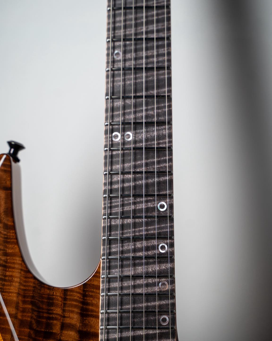 Kiesel - DC600 (Lefty) in vintage yellow cali-burst over flamed