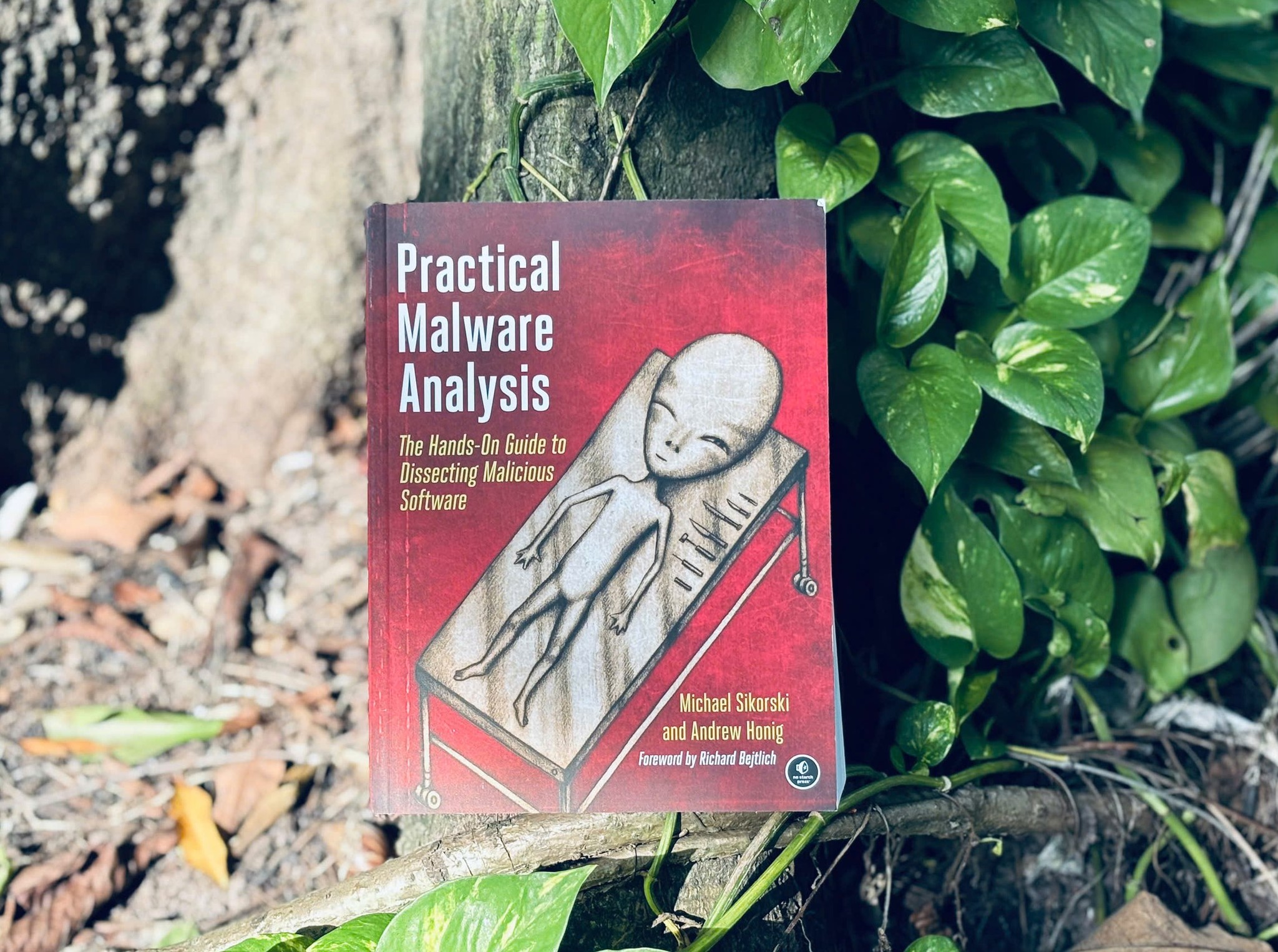 Giới thiệu sách mới] 📚 Nhan đề: Practical Malware Analysis
