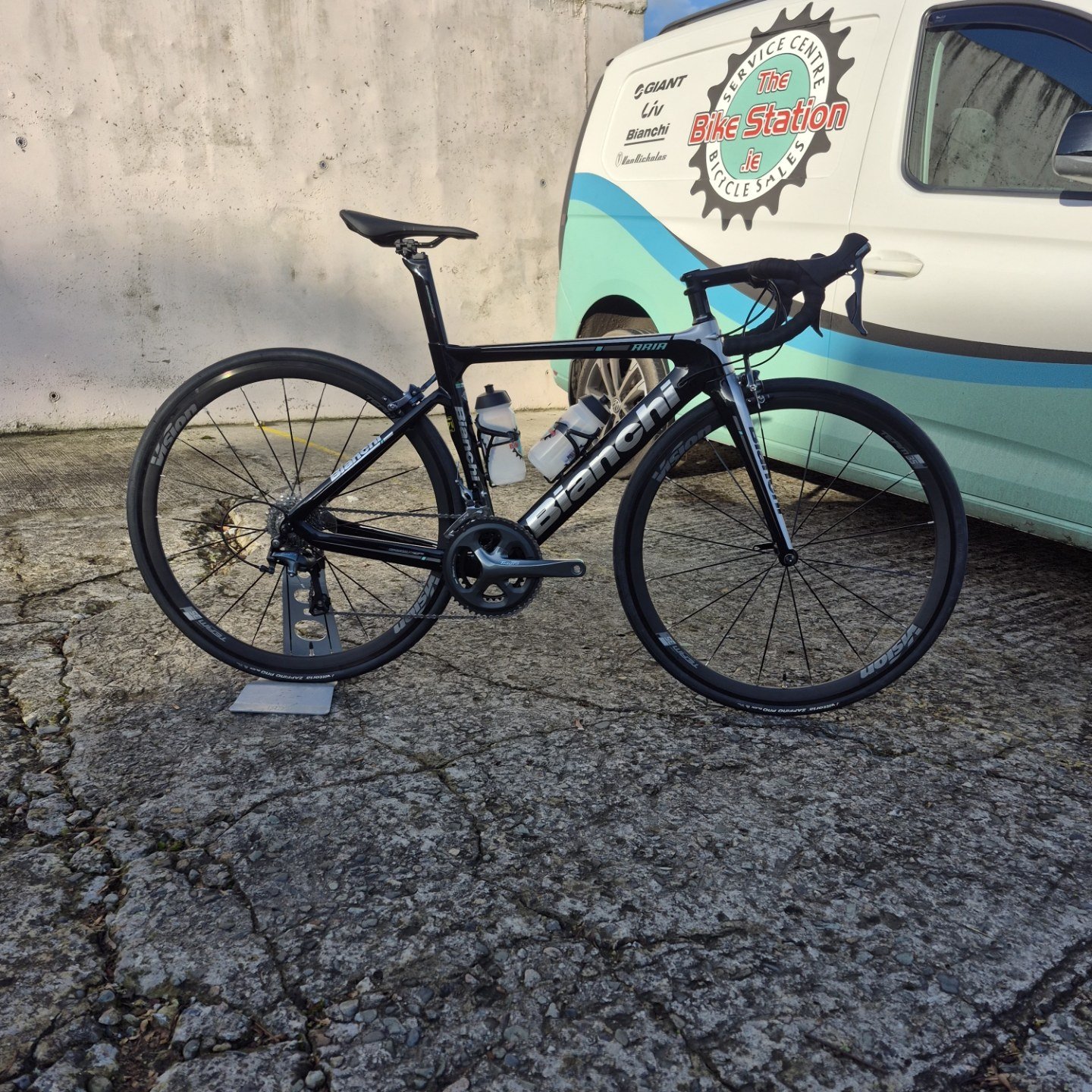bianchi area road bike tire Sprint 2026 - Shimano 105 2x12sp balanced all Bianchi Aria Disc Ultegra 2019