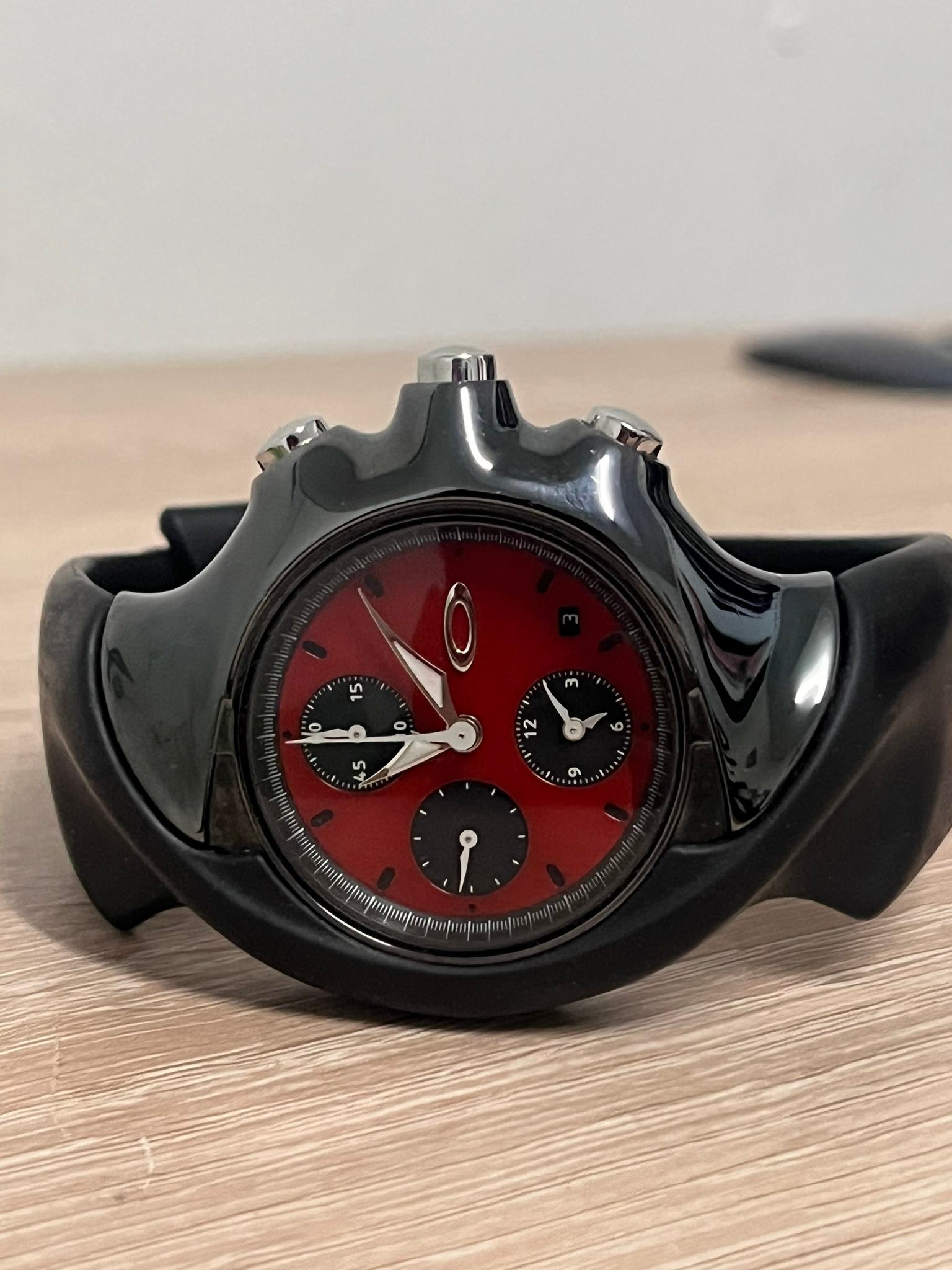 Oakley Detonator lon Plated/Red Chrome 7500 baht