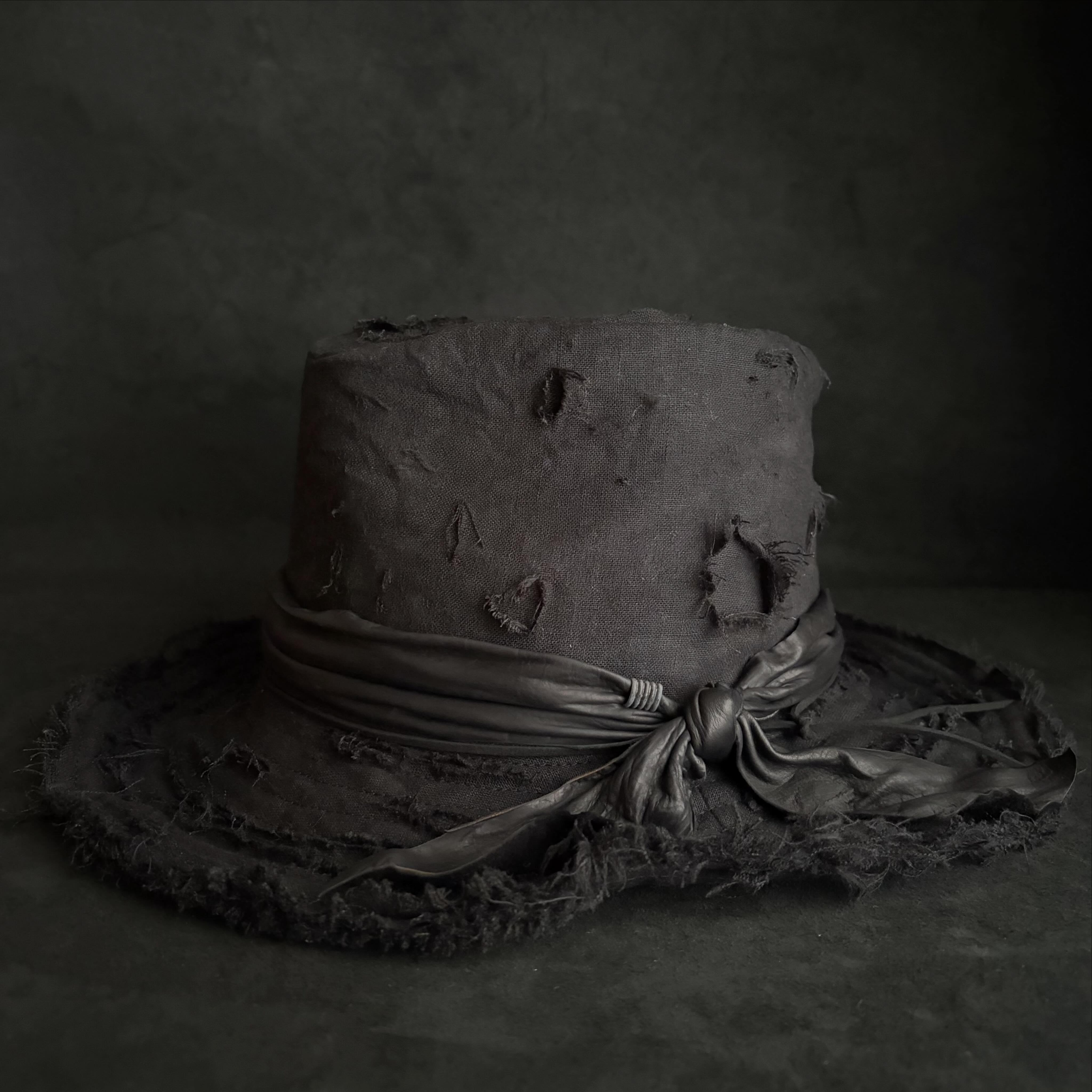 Black hat triangles linen damage 帽子 cap