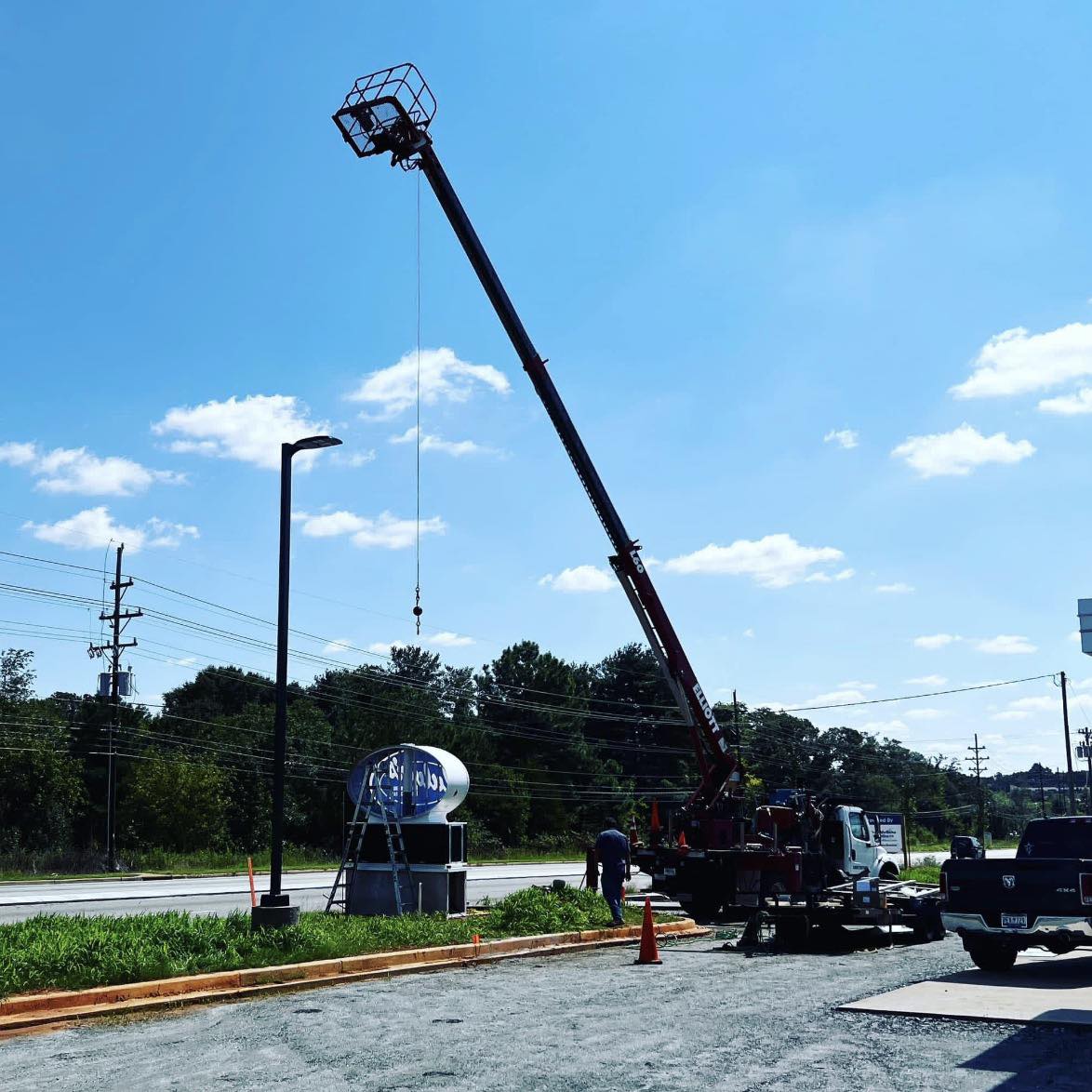 🏭 Total Sign Manufacturing,... - Upstate Signs and Lighting | Facebook
