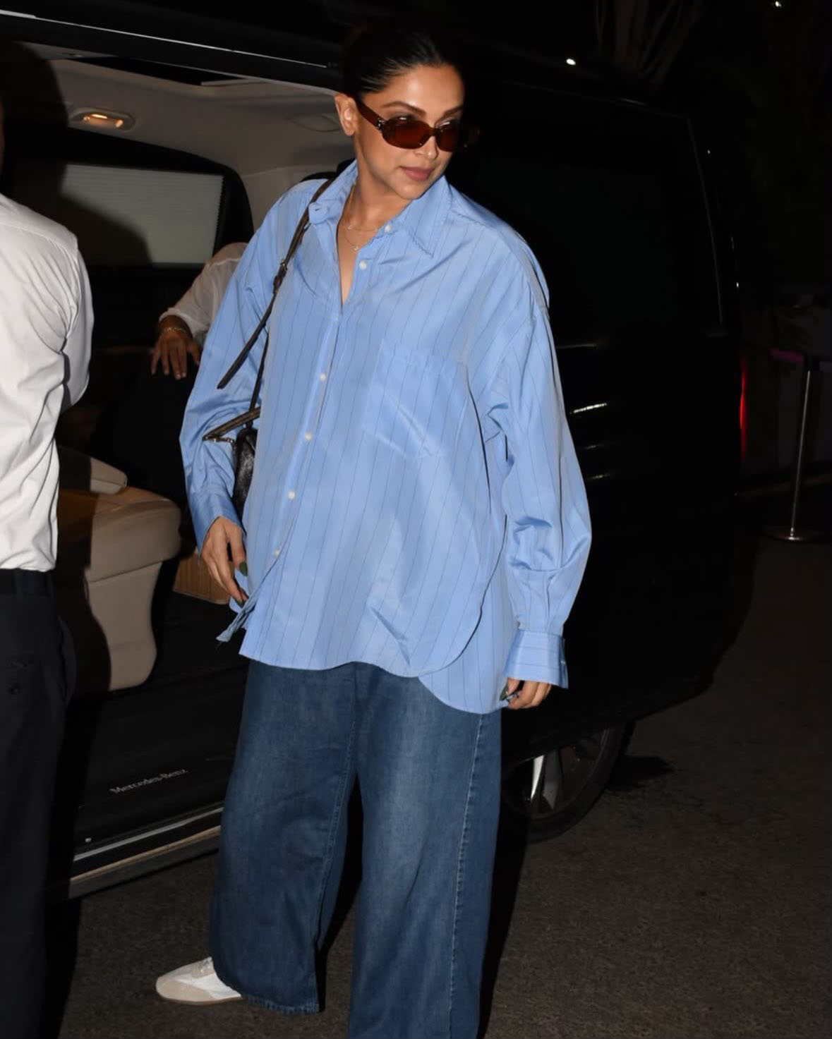 💖✨ Deepika Padukone is glowing with happiness as she embraces the beautiful journey of pregnancy with her second child. 😍 A precious new chapter filled with love, excitement, and countless moments to