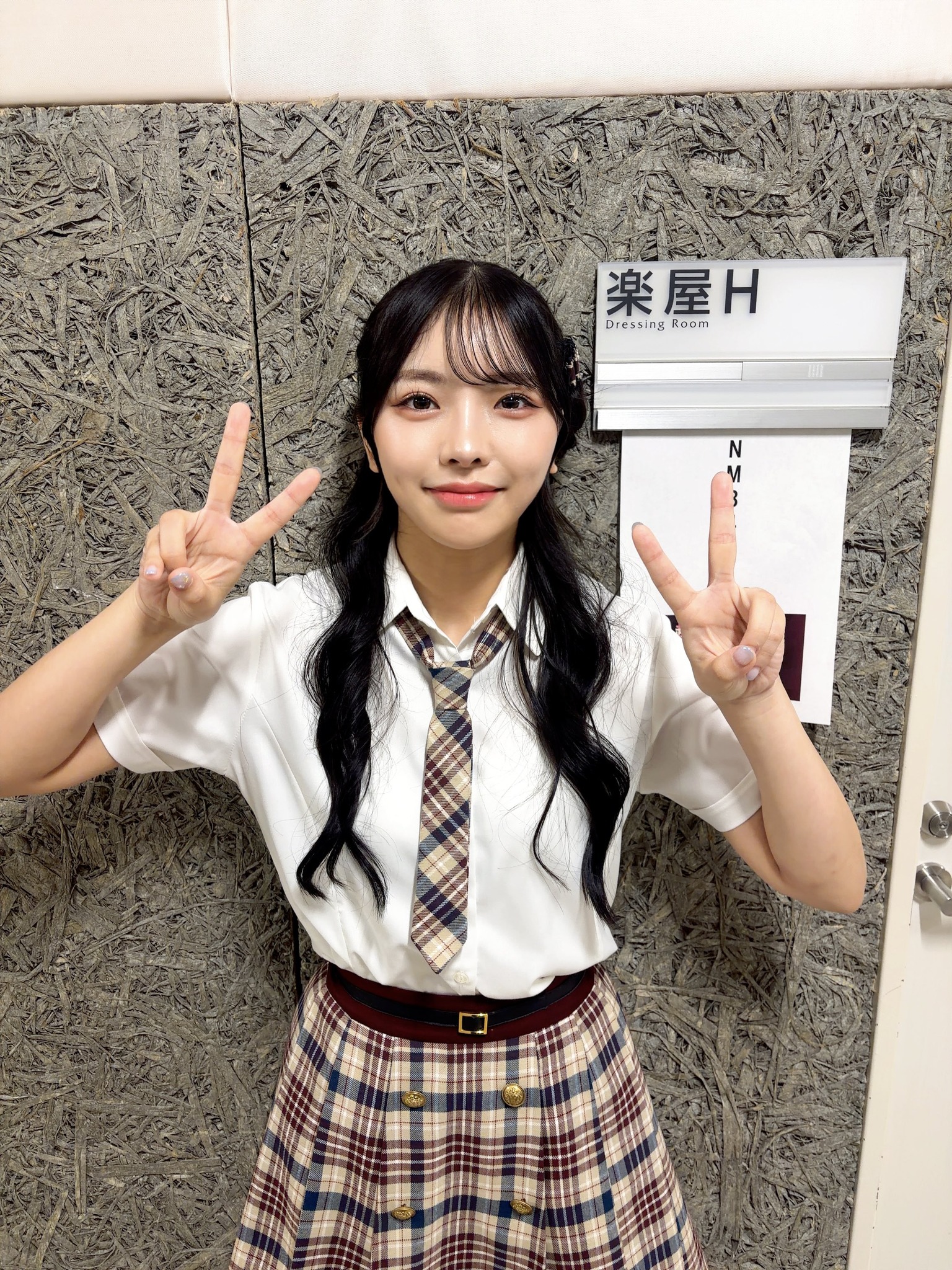 前NMB48 李始燕加入韓國女子樂隊組合「QWER」。 對談中しよみん提到