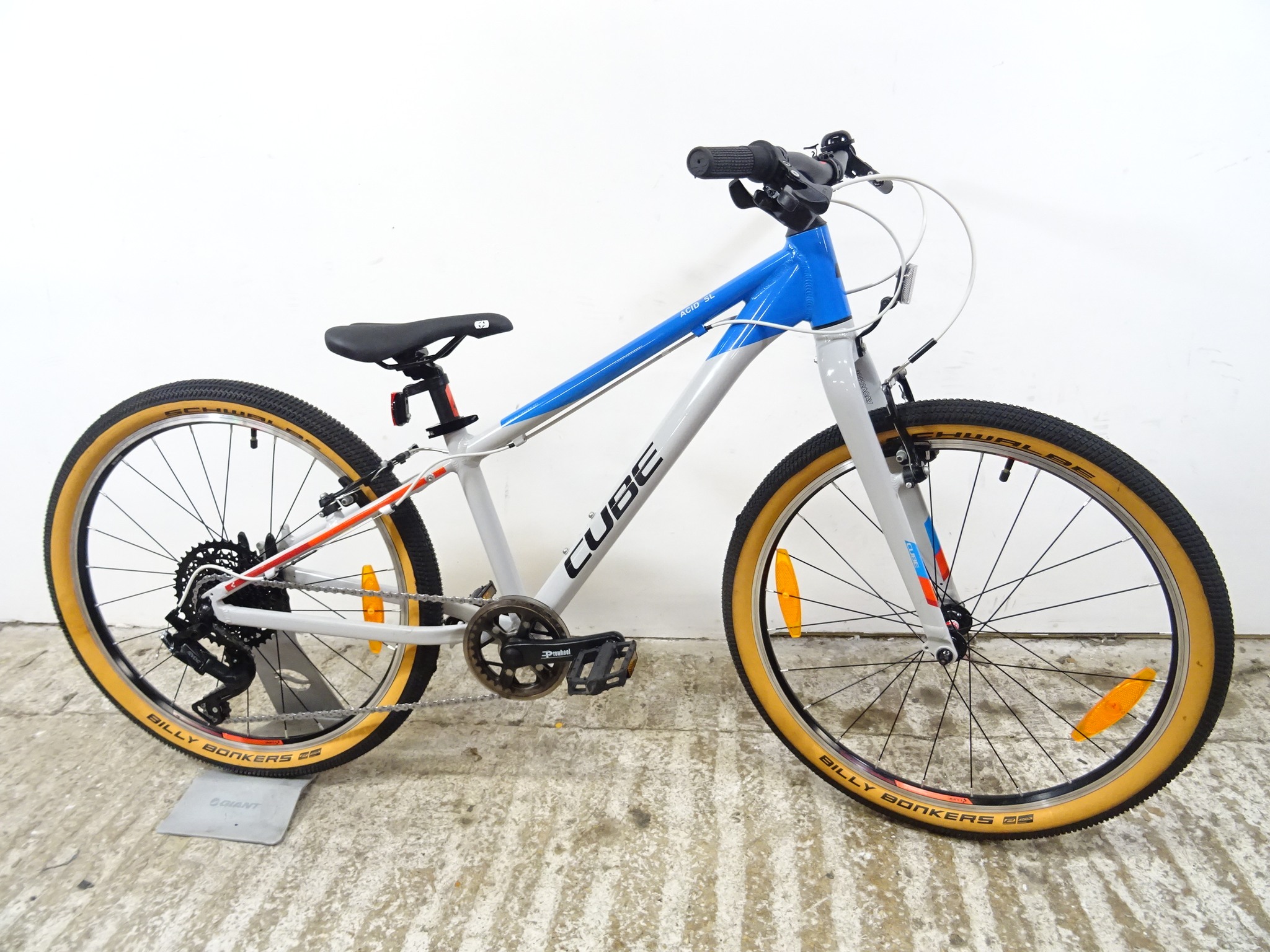 Lots more lovely kids bikes in this week including a trio of