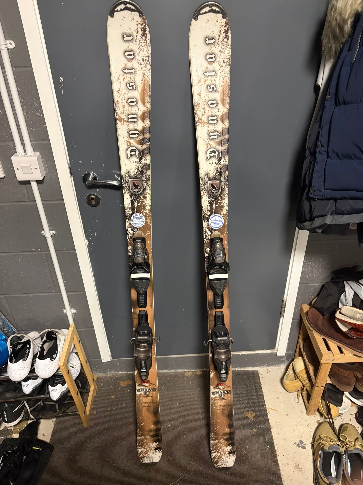 Selling skis that I don