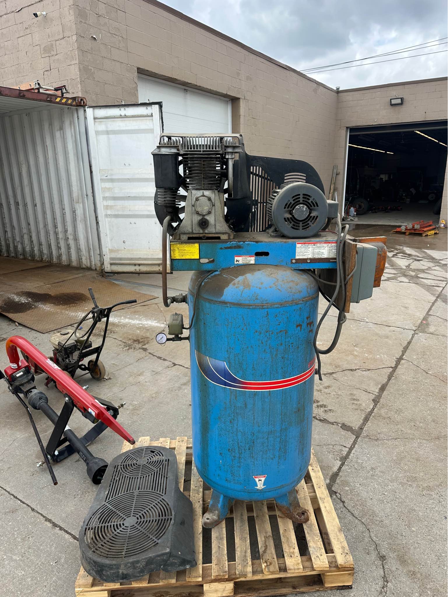 Commercial air compressor - Air Compressors - Fraser, Michigan ...
