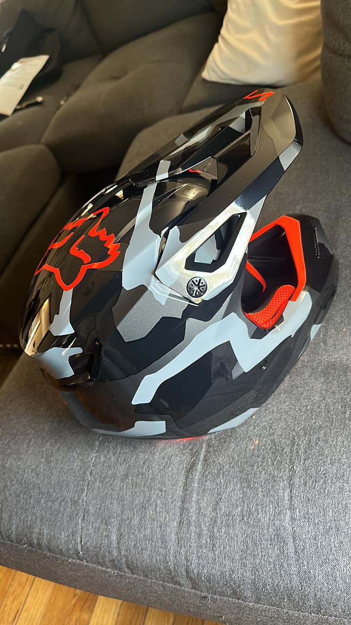 cowboy hat on a motorcycle helmet Retro Half The hat is finished woo_import_4 Timbuk2 Stash Messenger Bag model:WM-DT15-8