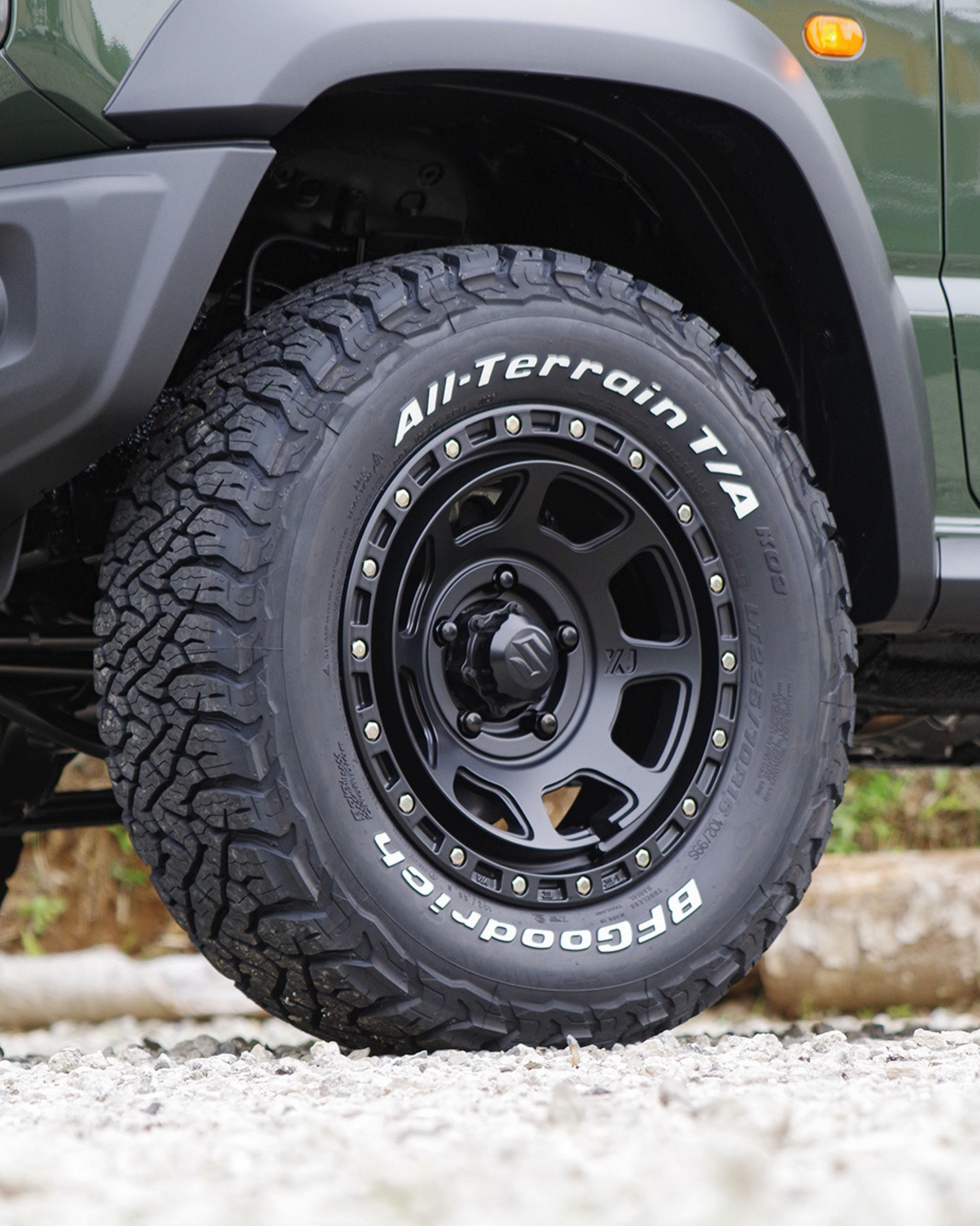 スズキ ジムニー ノマド WHEELS: BLACK RHINO BR023 XPLORER 16x5.5J