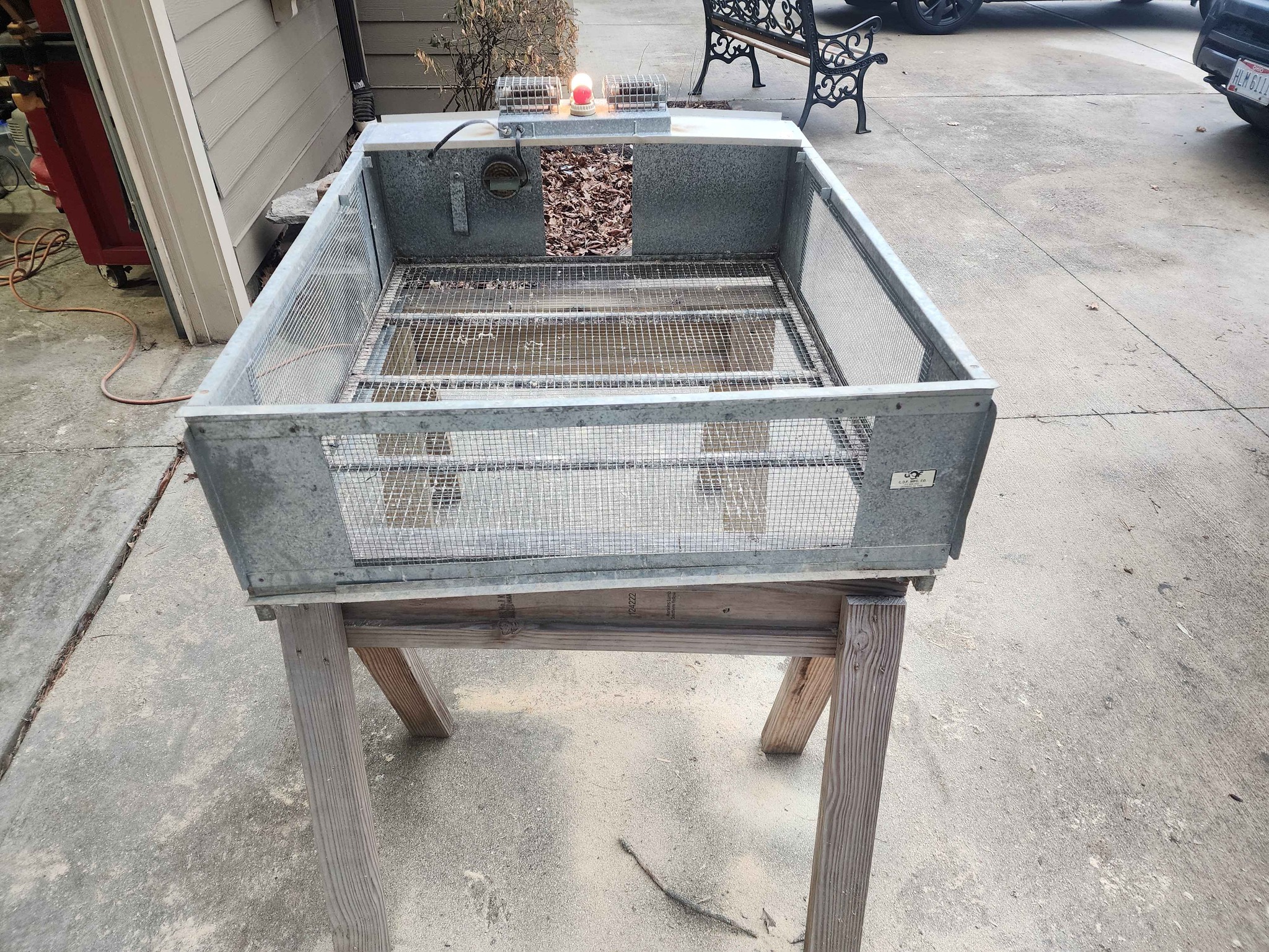 GQF Metal Brooder Cage w/ Heat Lamps for Chicks - Pet Crates & Carriers ...