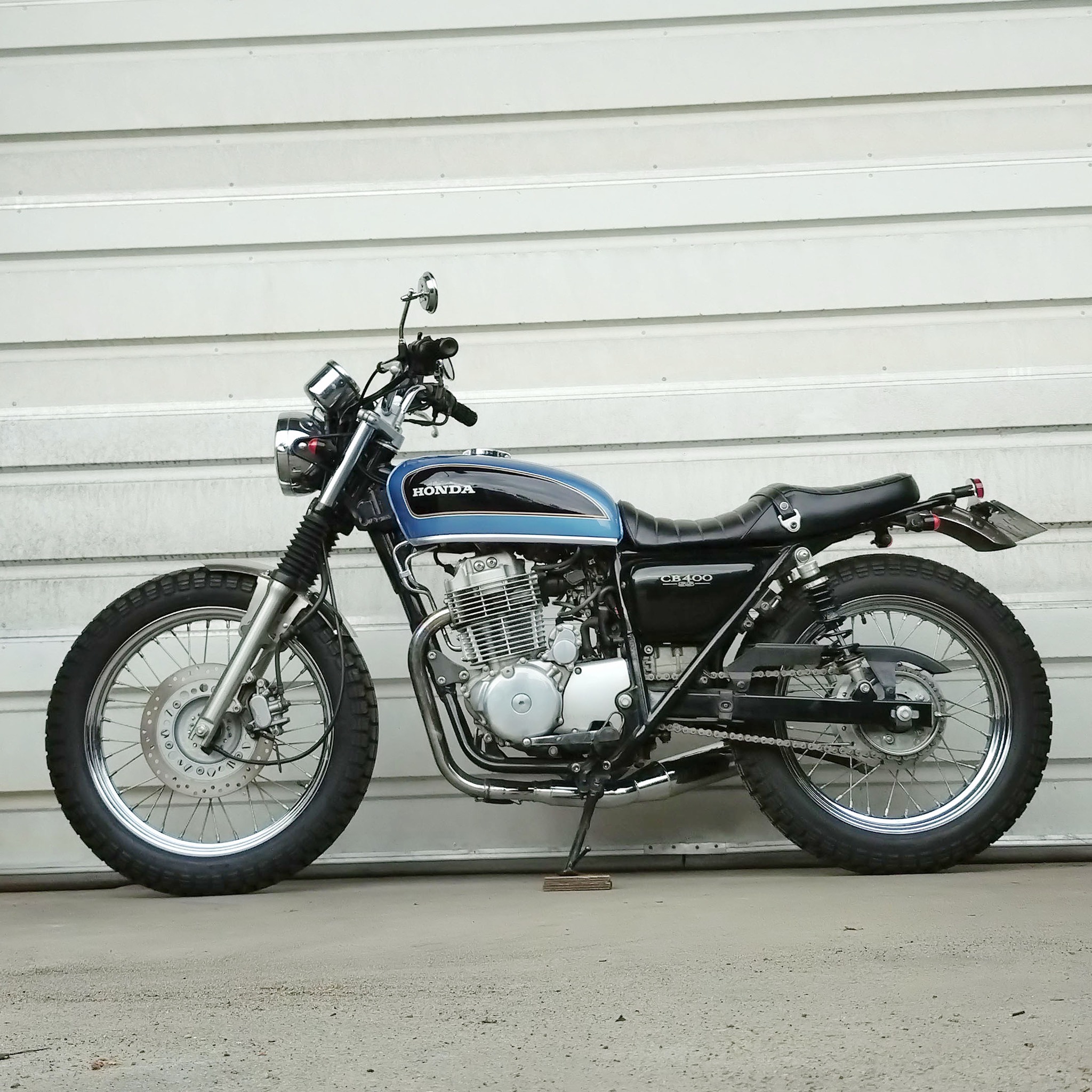 CB550Four(っぽい)カラーのCB250/350タンク。 #cb250 #cb350 #cb400