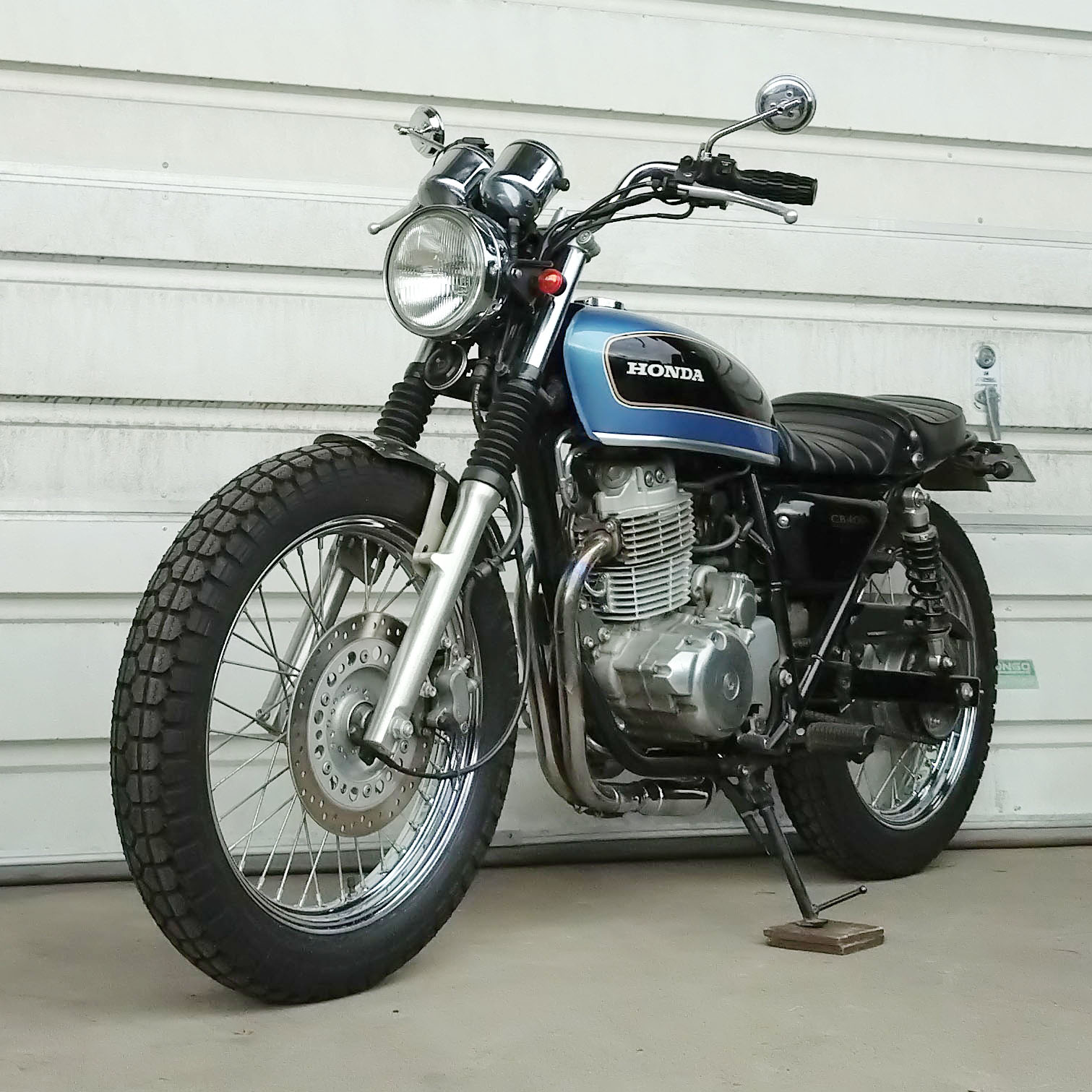 CB550Four(っぽい)カラーのCB250/350タンク。 #cb250 #cb350 #cb400