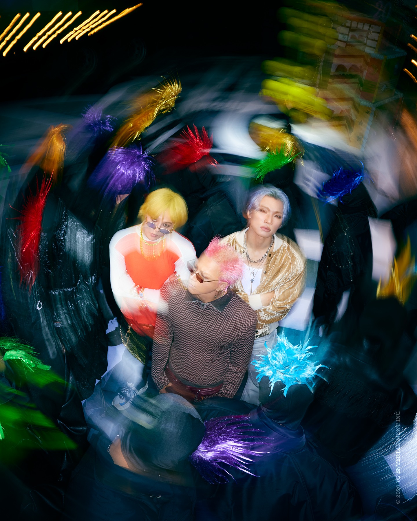 BIGBANG - BIGBANG added a new photo.