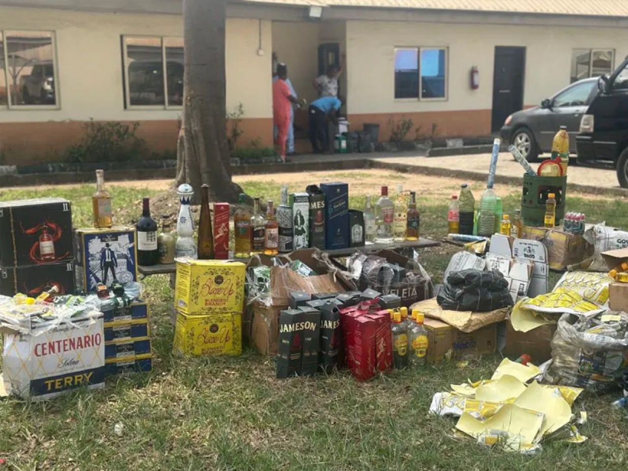 NAFDAC uncovers fake Goya oil factory and alcohol counterfeiting network in Lagos, warning Nigerians of severe public health dangers. http://ow.ly/Rehi106tyHV