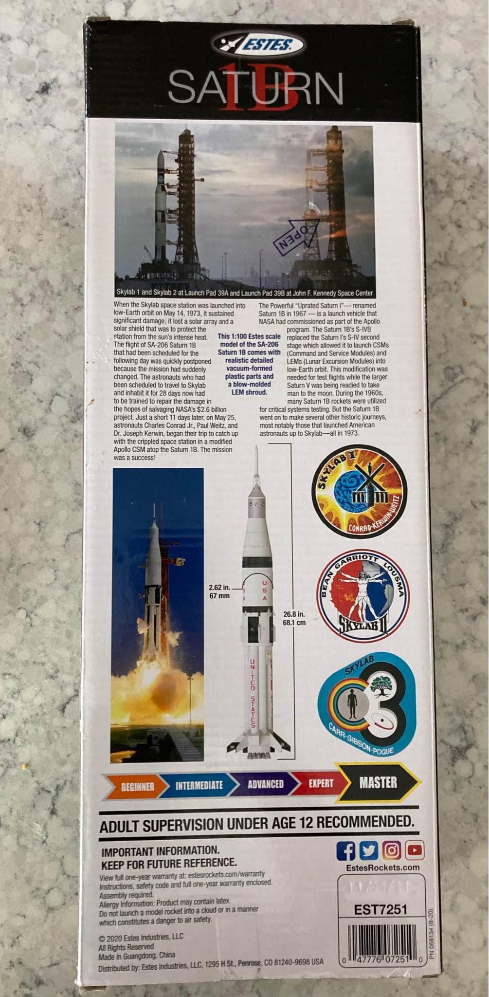 Saturn V Model Rocket | Estes Rockets