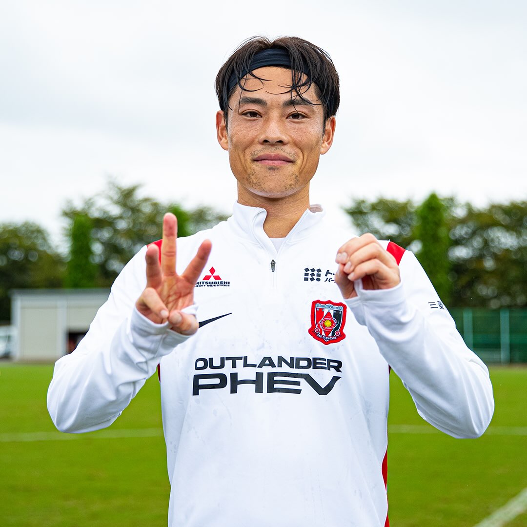 〚槙野智章、興梠慎三サイン入り〛浦和レッズ ユニフォーム 2020年Lサイズ 浦和レッドダイヤモンズ - 【とっておいたゴール】 「全然だめだ、入ら