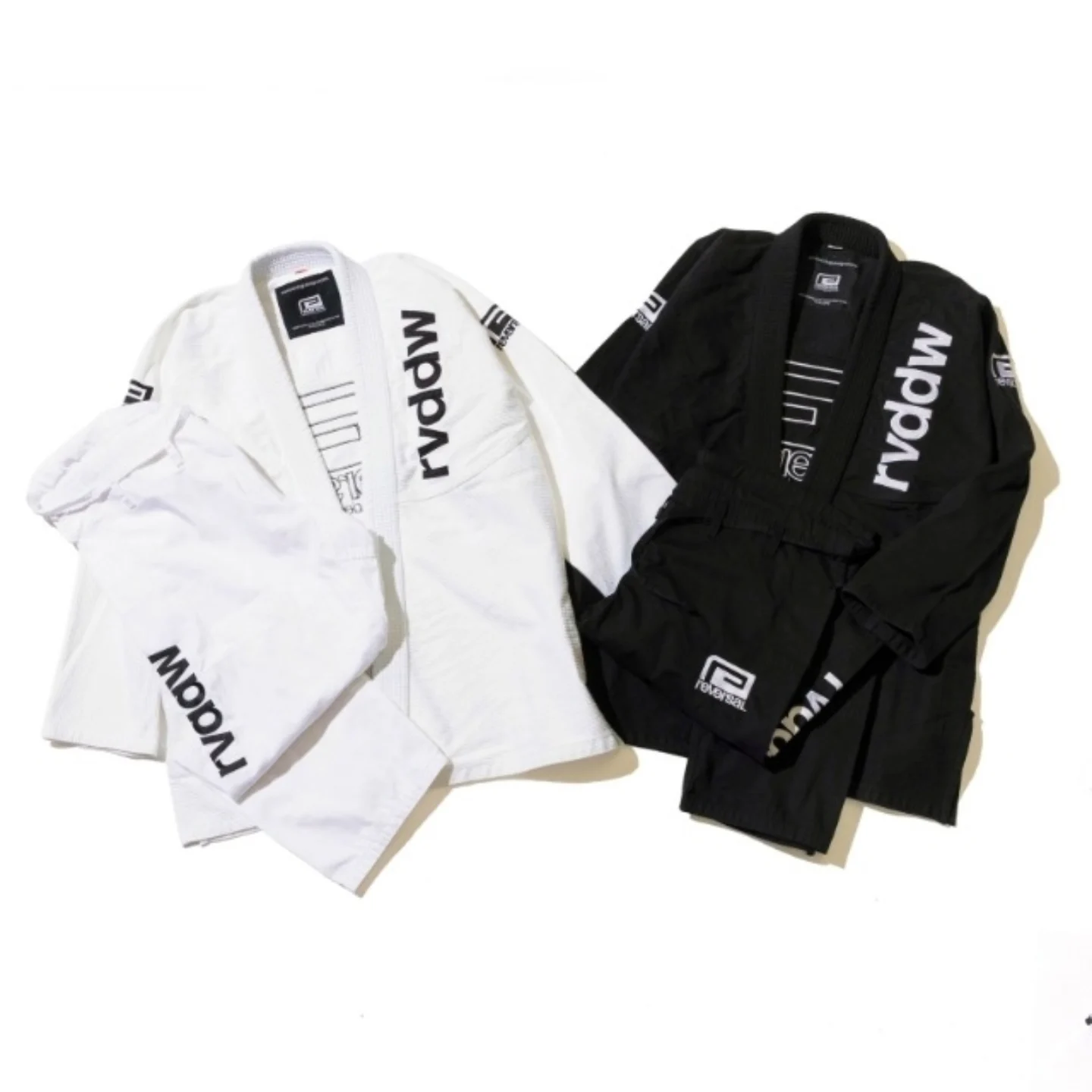 新入荷】 rvddwディレクションによる新作柔術衣 刺繍で施された豪華な 