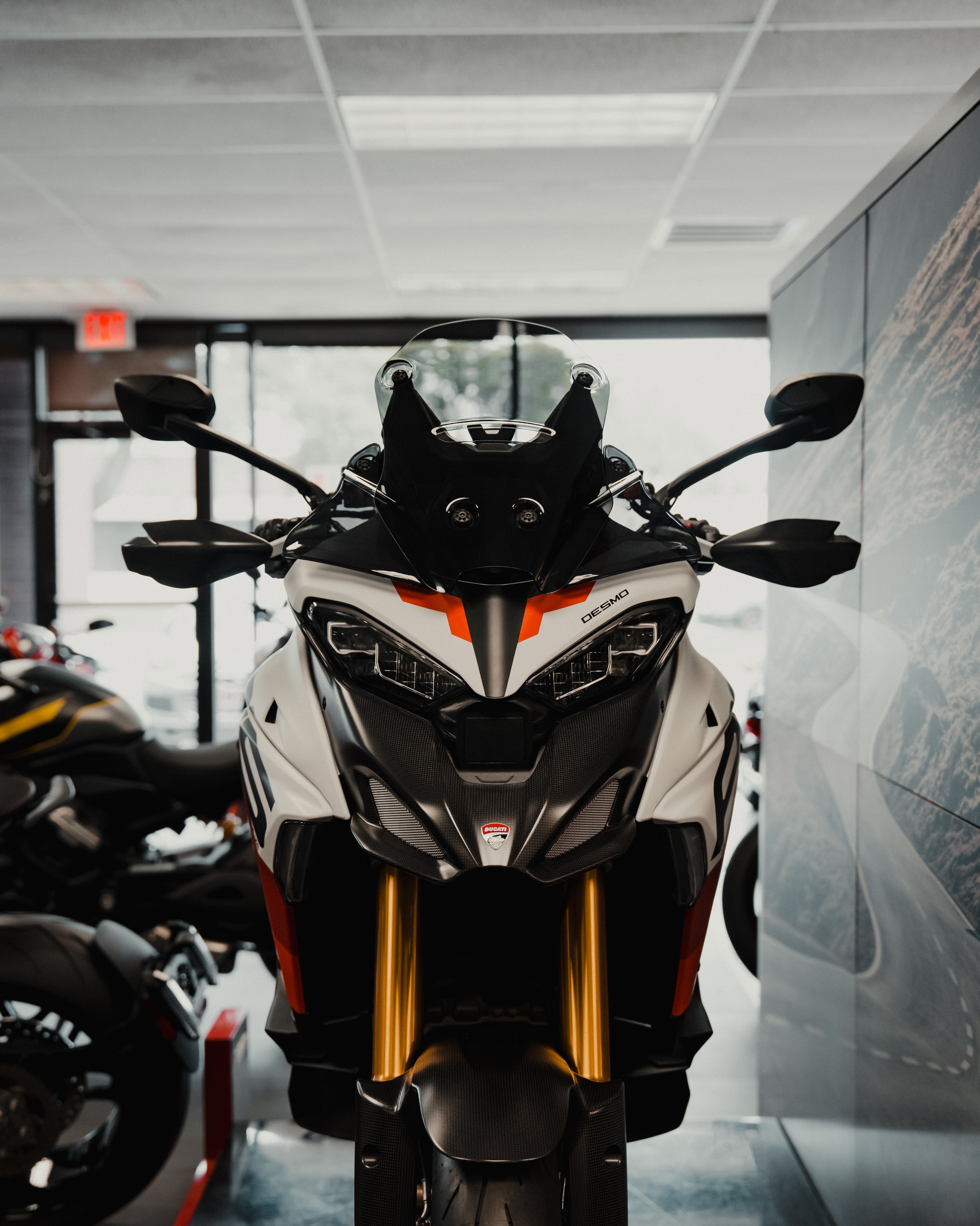 Panigale V4 S in Ducati Red. Multistrada V2 S in Storm Green