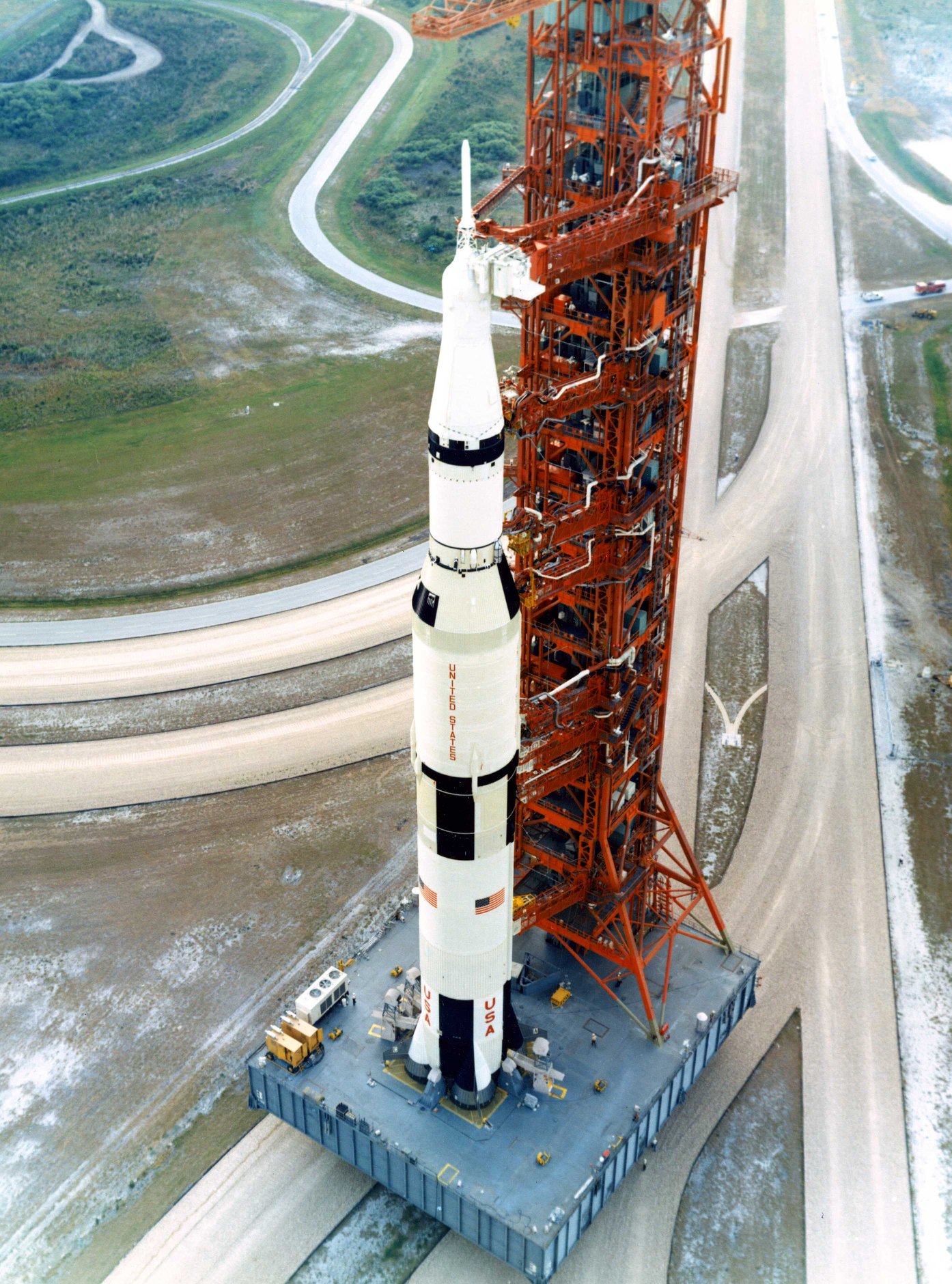 ApoLLo  XV  1971年　 May 11, 1971 Fifty years ago today: Apollo 15 rolls out to the pad