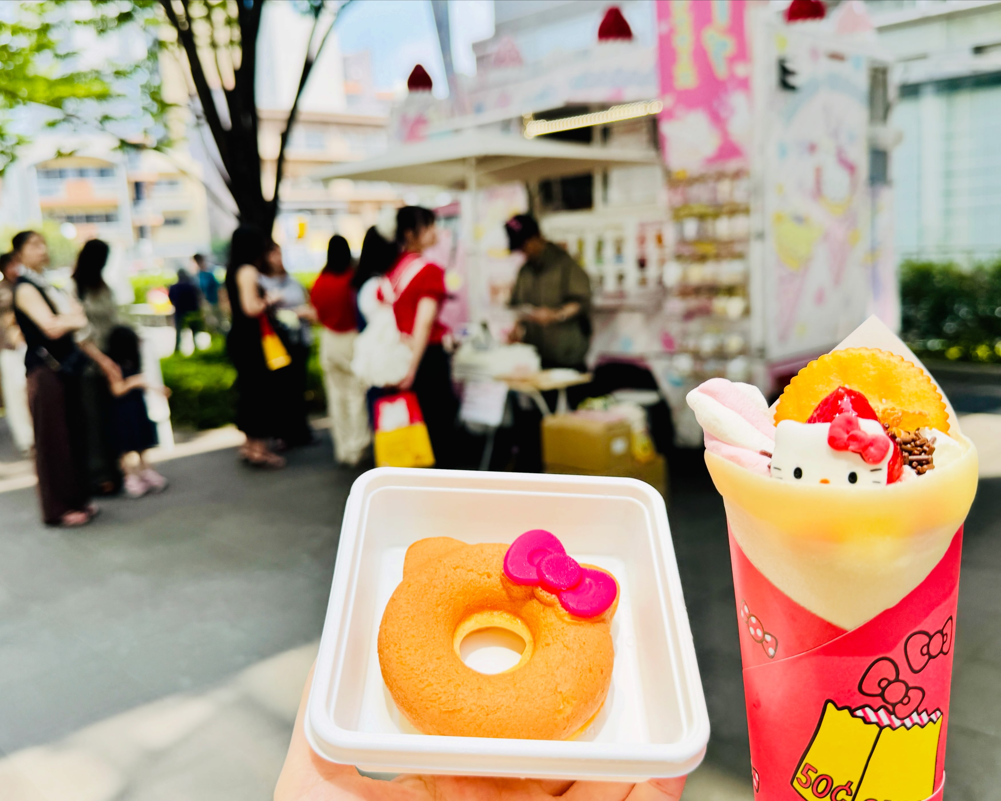 ハローキティ展大分♨​ ＼​ サンリオカフェワゴン登場中❣ かわいい