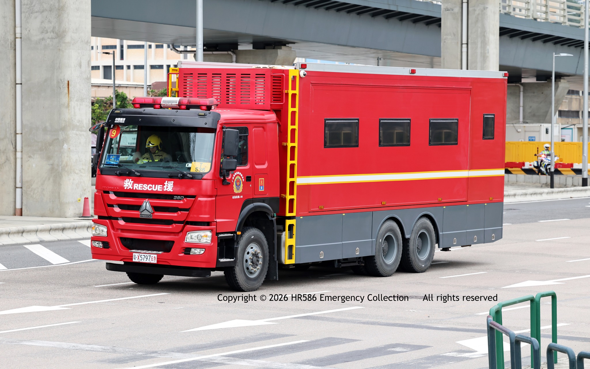 HR586 - [練馬800 す6185][四交機3] [警視庁 第四方面交通機動隊