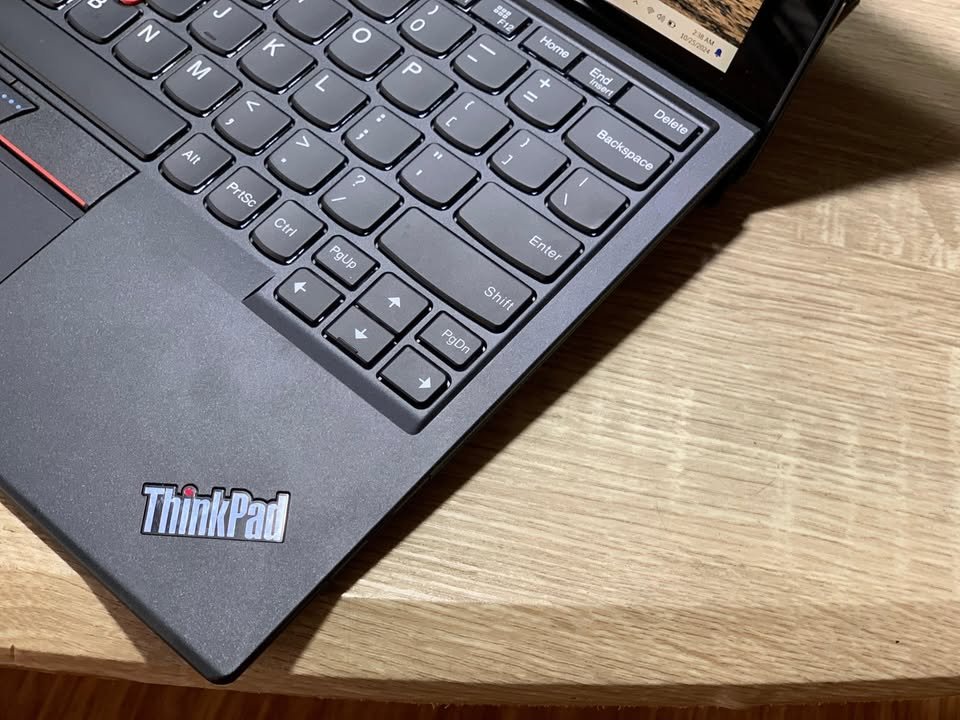 Lenovo ThinkPad X1 Tablet 12″ M5-6Y57 8GB RAM 256GB SSD – Usato (Senza Tastiera)