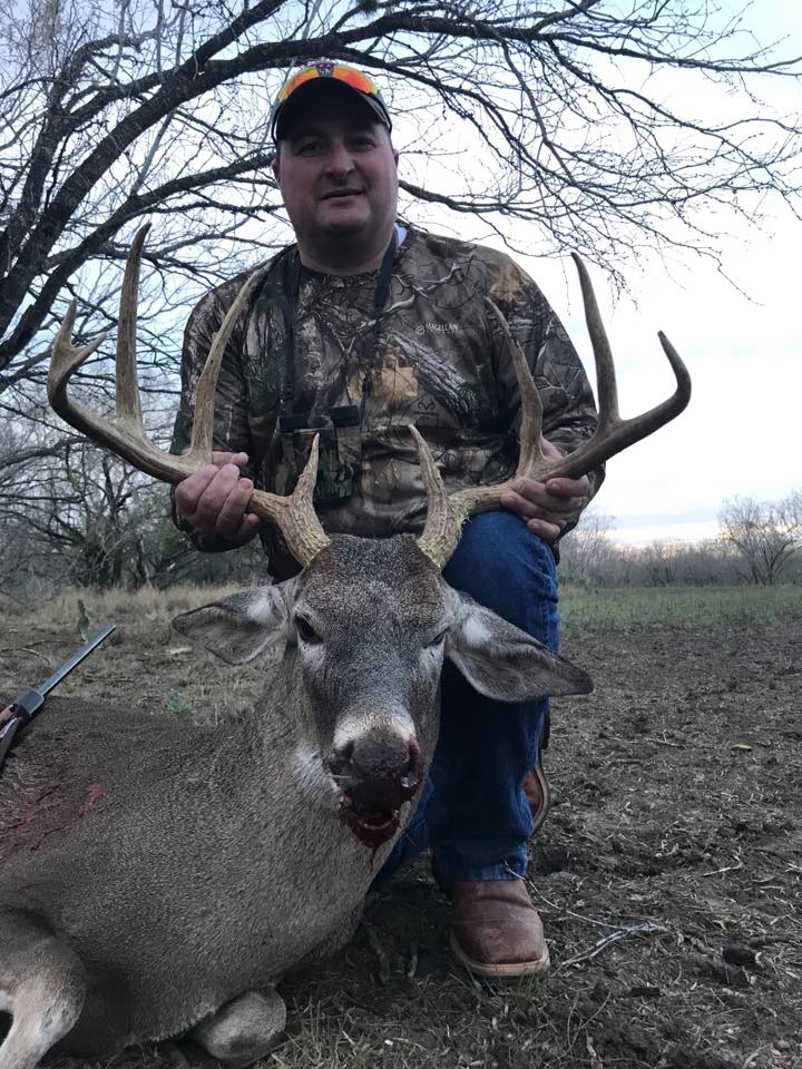 Rocking 4 Whitetails | Jourdanton TX