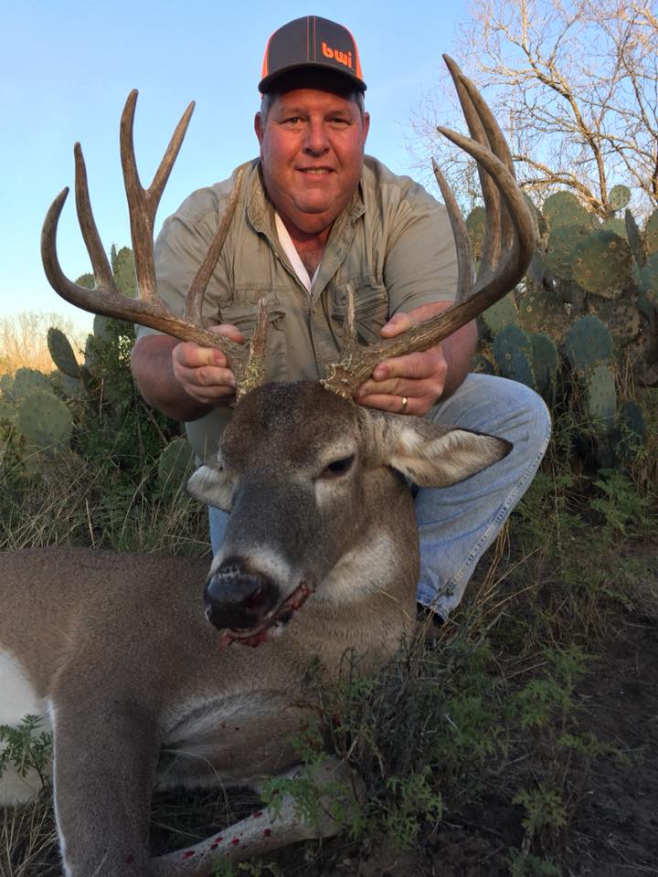 Rocking 4 Whitetails | Jourdanton TX