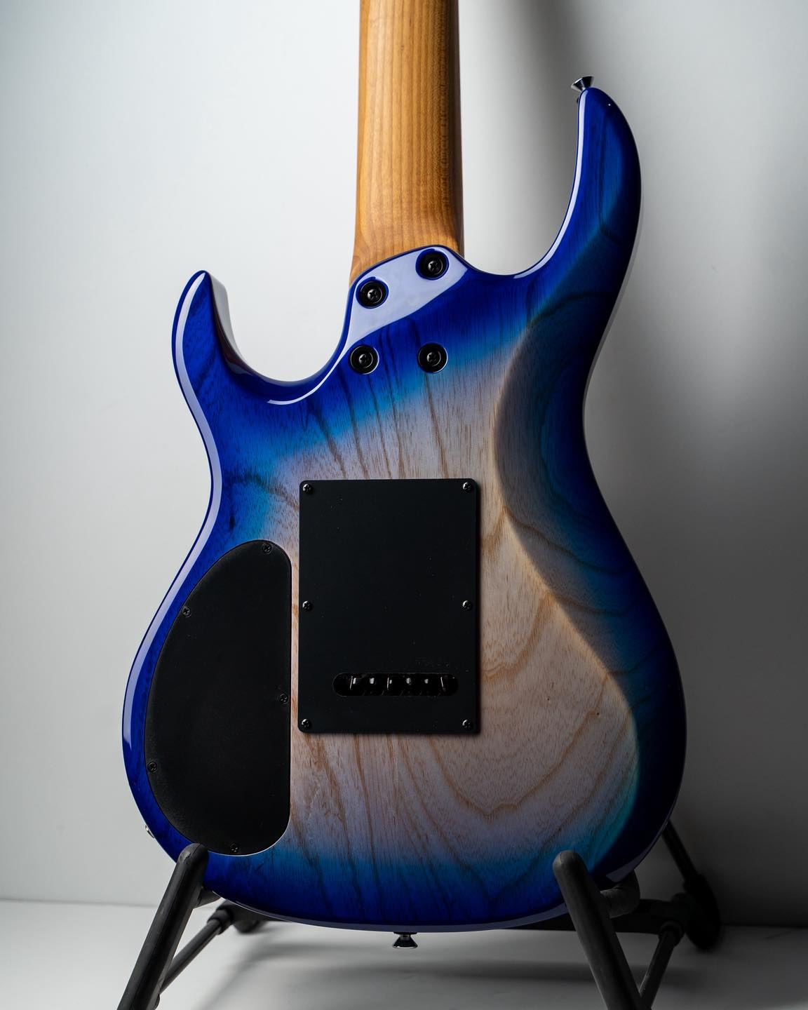 Kiesel - Such a classy satin white Delos 7 string. 💎 | Facebook