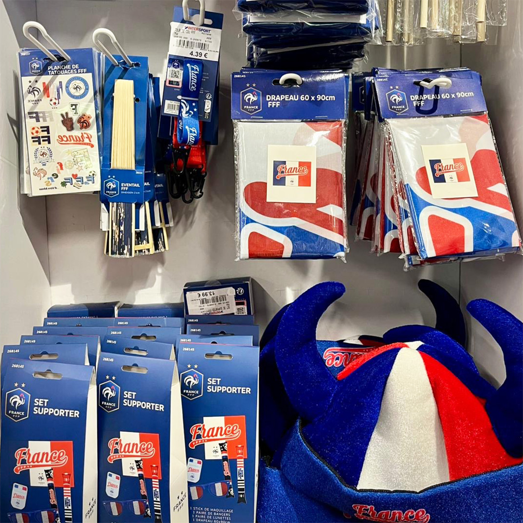 Pack Supporter Français – Écharpe, Perruque, Sifflet, Taptap, Maquillage, Drapeaux – Choisissez Vos Articles MAELSA Pour Le Stade Ou Chez Vous