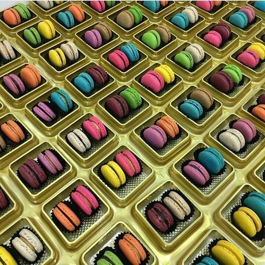 Macaroon Budget - OFTEN WONDER WHAT MACAROON TASTES LIKE?? A macaroon ...
