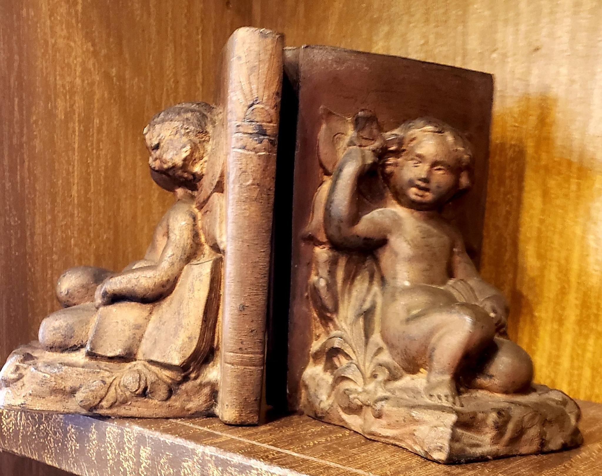ハブの血の器　ANTIQUE vintage Treehouse Antiques of Cape May pairs for sale