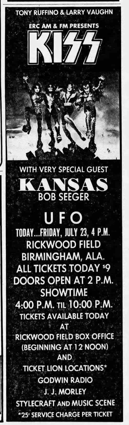 KISS ON TOUR Destroyer版 ツアーパンフ Kiss performs at Rickwood Field in Birmingham on July 23, 1976