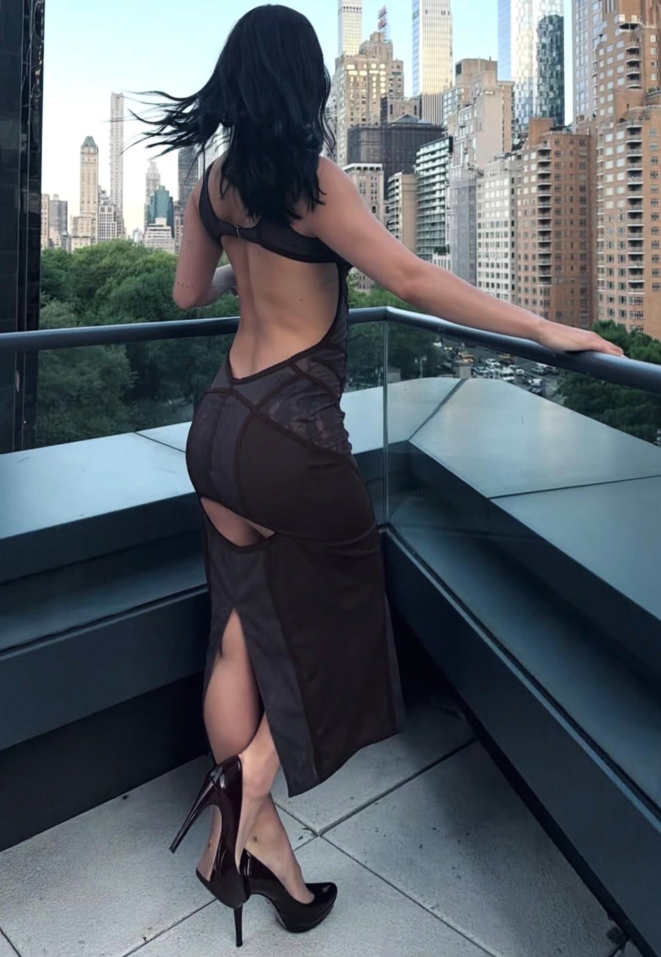 charli d'amelio birthday dress 🎉 STUNS IN LOOK AS SHE TURNS 22 🎉 TikTok superstar Charli D'Amelio is officially feeling 22 — and she made sure to celebrate in style 🔥 The social pastel floral veil sold separately Clothing : Mini Dresses Size:12 US Men (11 UK/AU)