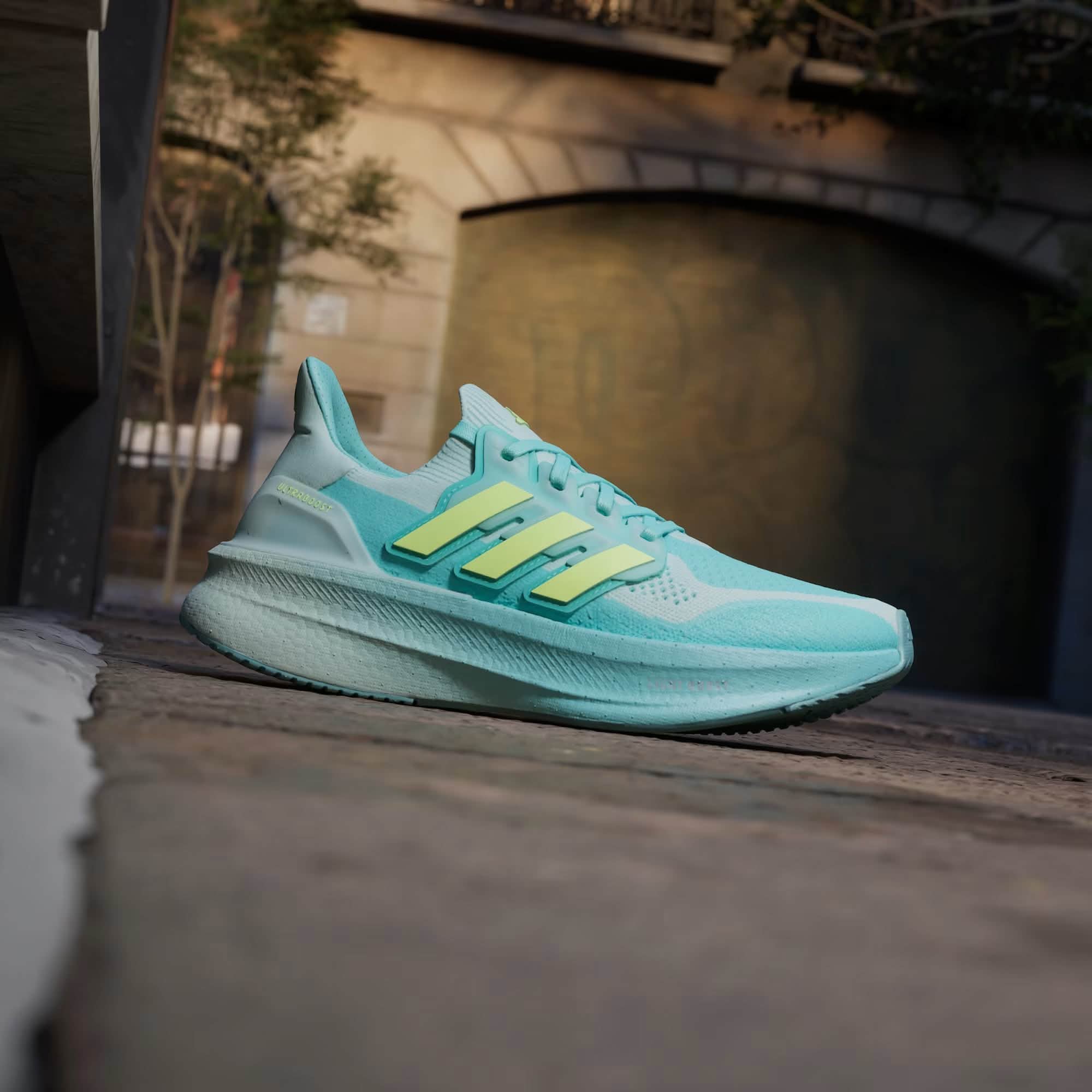 Adidas ultraboost 5 flash aqua in Tunasan Muntinlupa