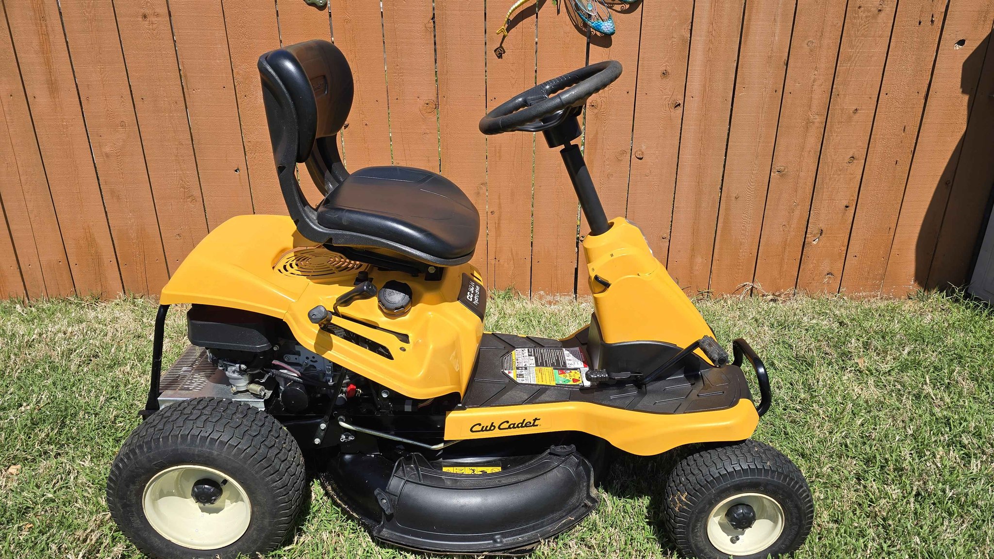 382 club cadet rider mower - Lawn Mowers - Wichita, Kansas | Facebook ...