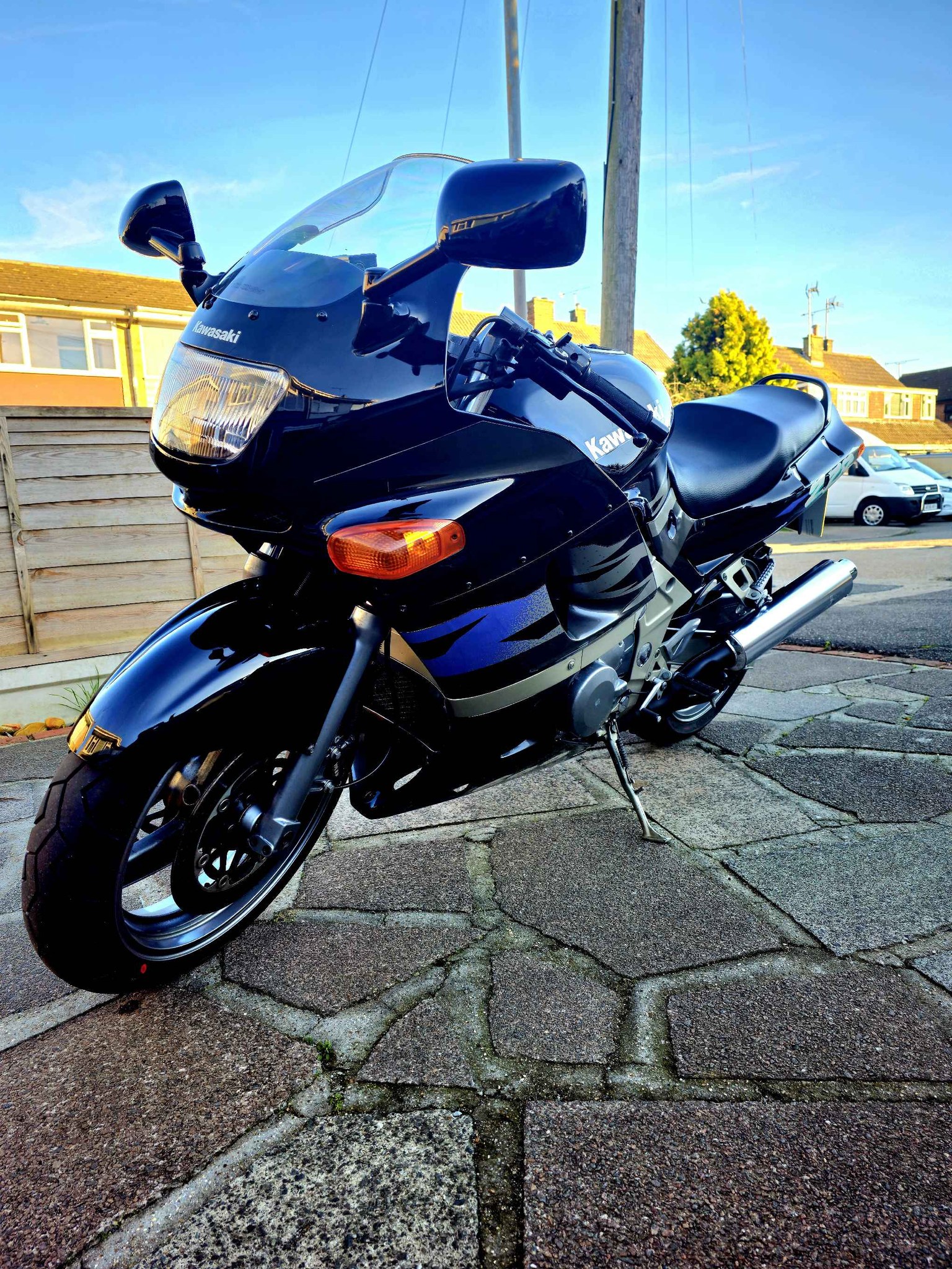 Check out this 1998 Kawasaki ZX-6R G1 ZX600 in good condition with