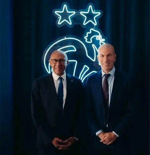 Zidaneさま ご検討iMac Mpeshu - 𝗢𝗙𝗙𝗜𝗖𝗜𝗔𝗟: Zidane is the new France manager
