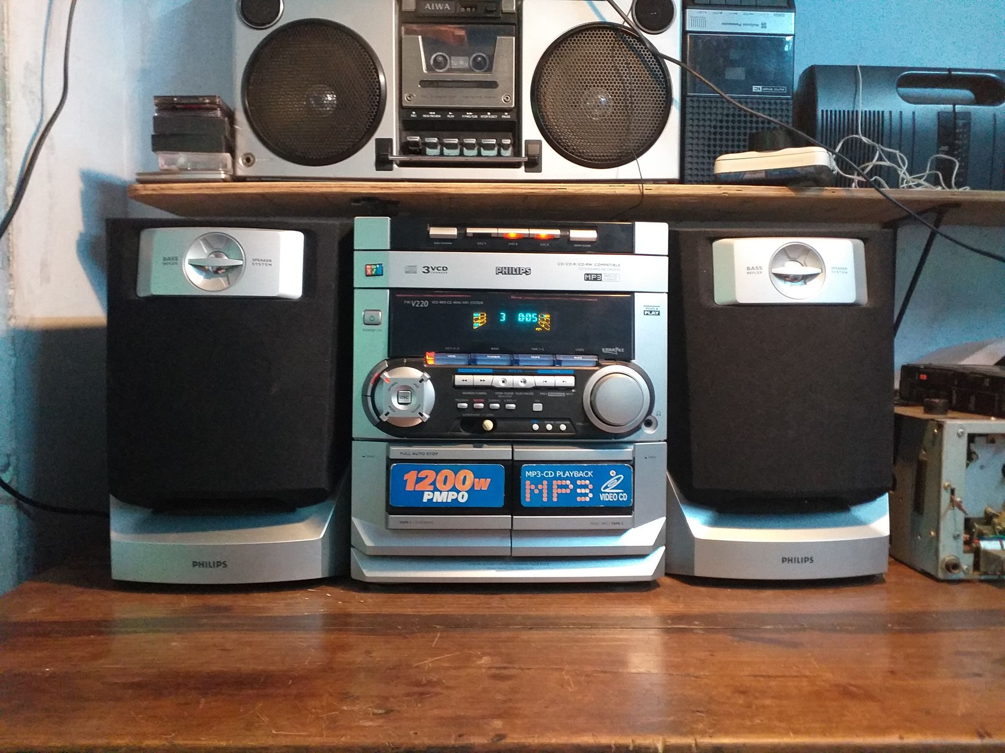 Philips Fw-v220 Hifi system Fully working condition Tape, 3 cd