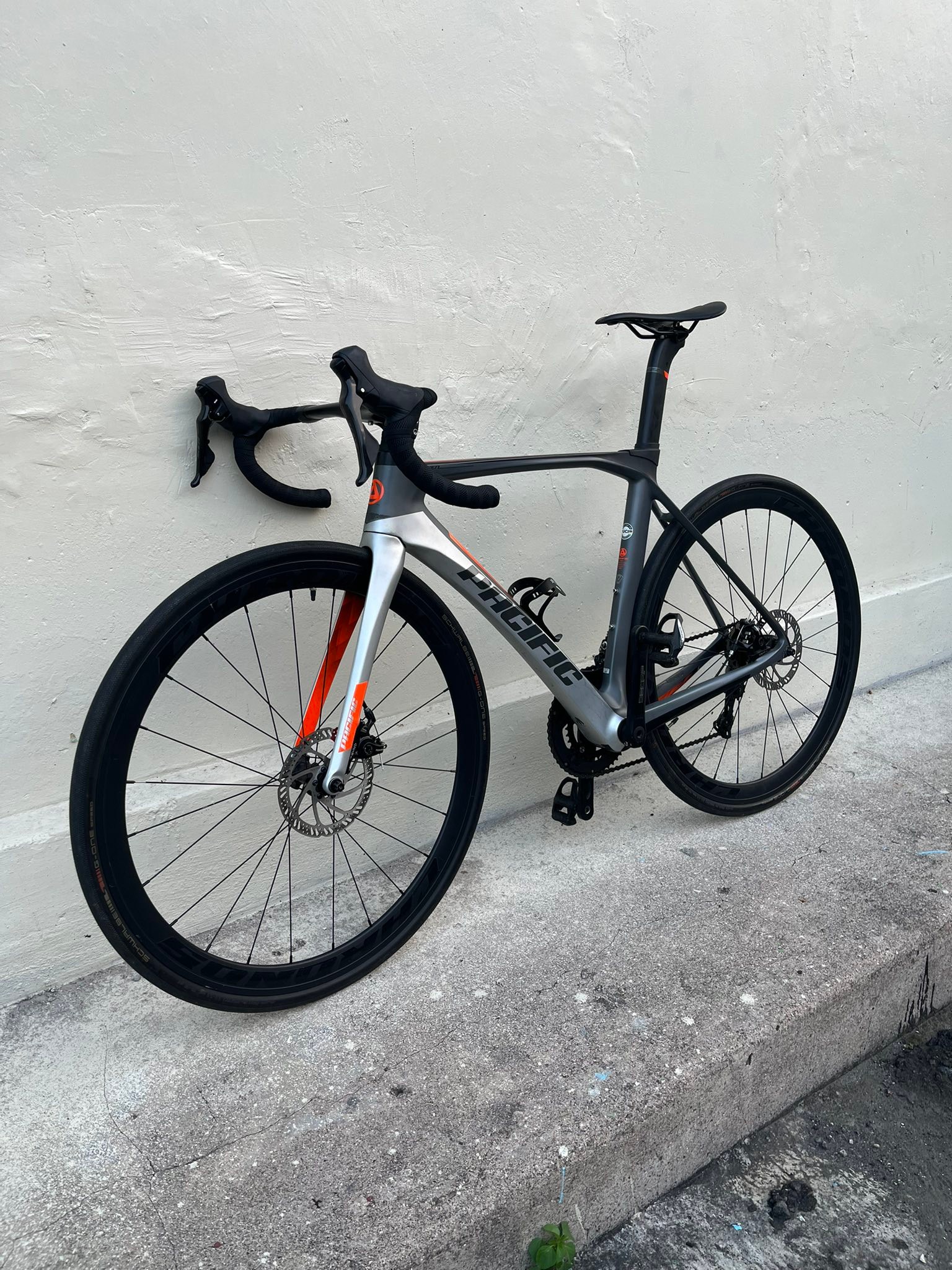 Roadbike Pacific Whizz Integrated Cable