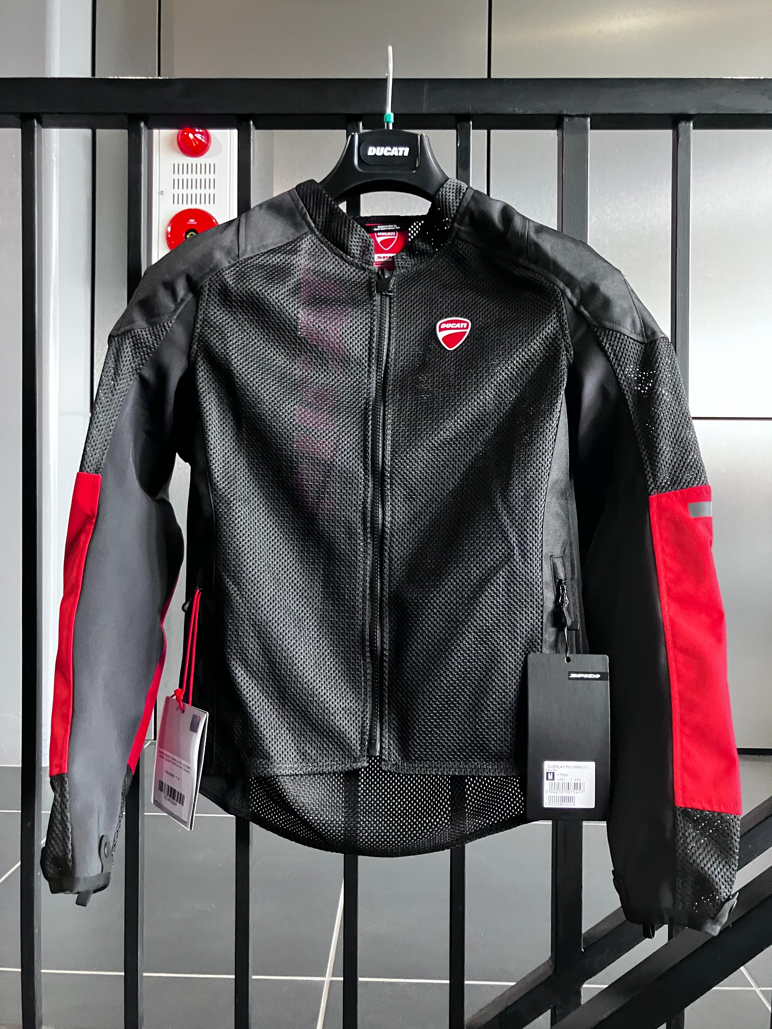 ducatiosakawest【アパレル新作入荷‼️】 DUCATIとSPIDIによるコラボ