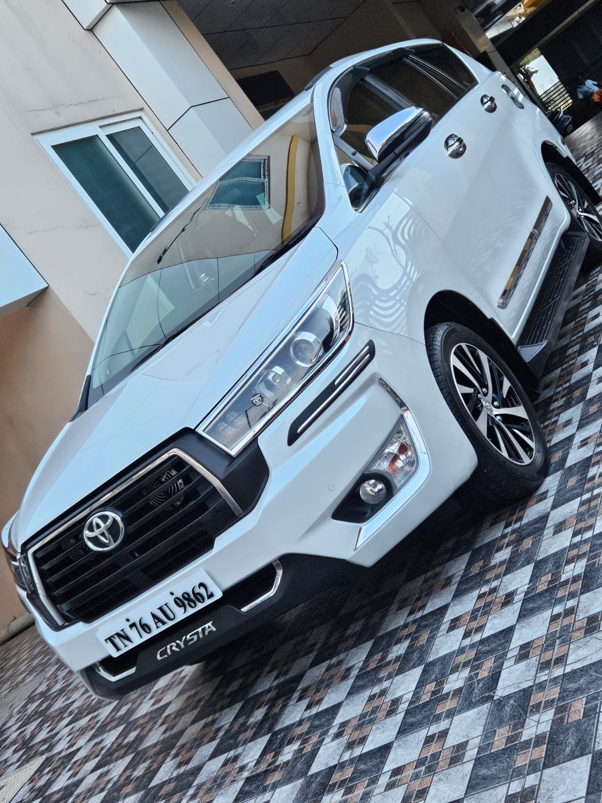 INNOVA CRYSTA 2.4ZX* MANUAL DIESEL ENGINE PEARL WHITE 2023 AUGUST