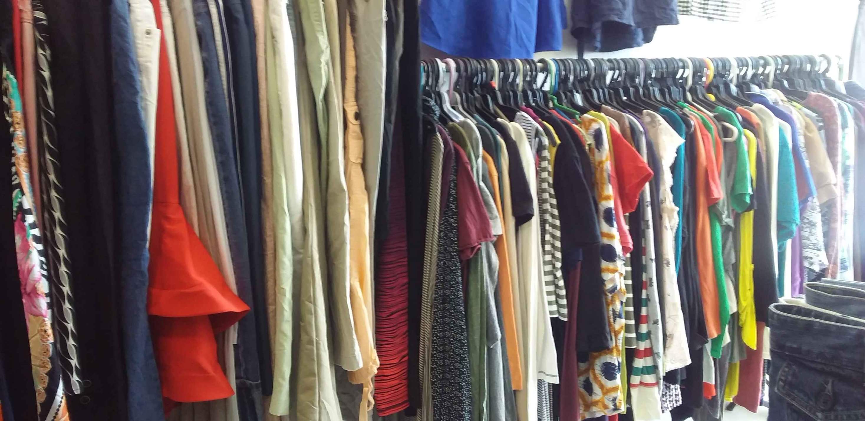 Fashionistas Tulancingo | Se entrega ropa más de 800 prendas ,raquets ...