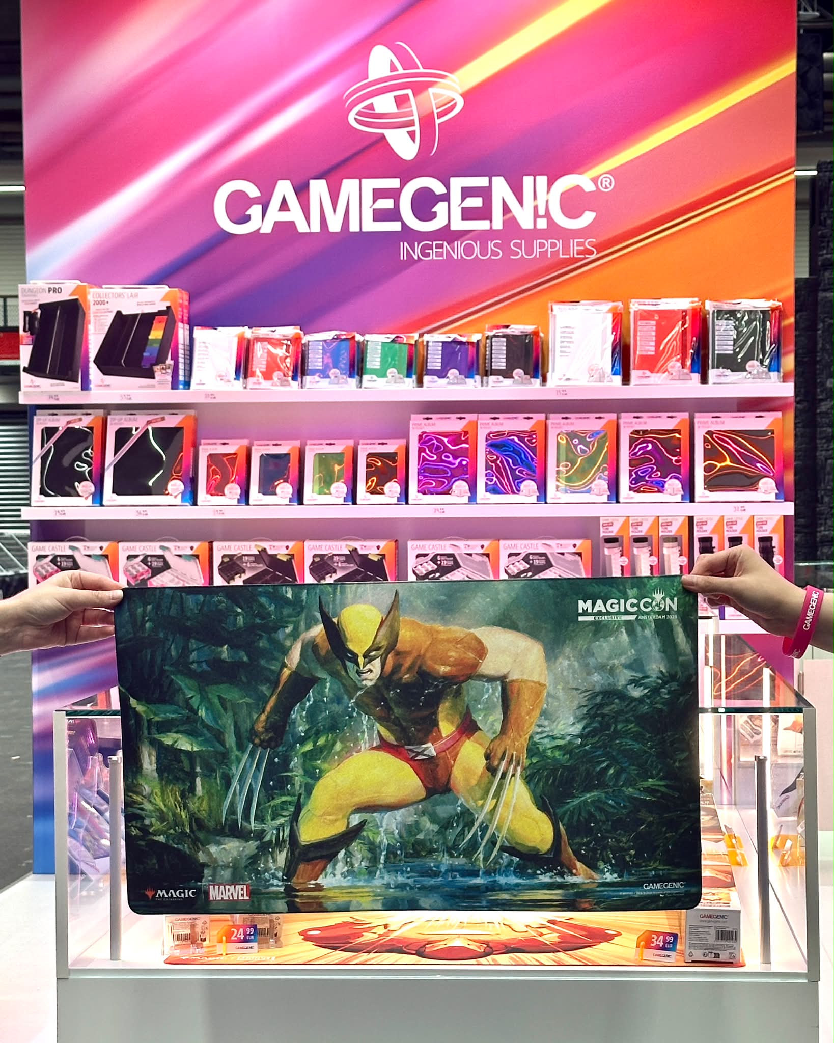 マジックコンアムステルダム限定プレイマット　ウルヴァリン MagicCon: Amsterdam starts TOMORROW! Make sure to come by our