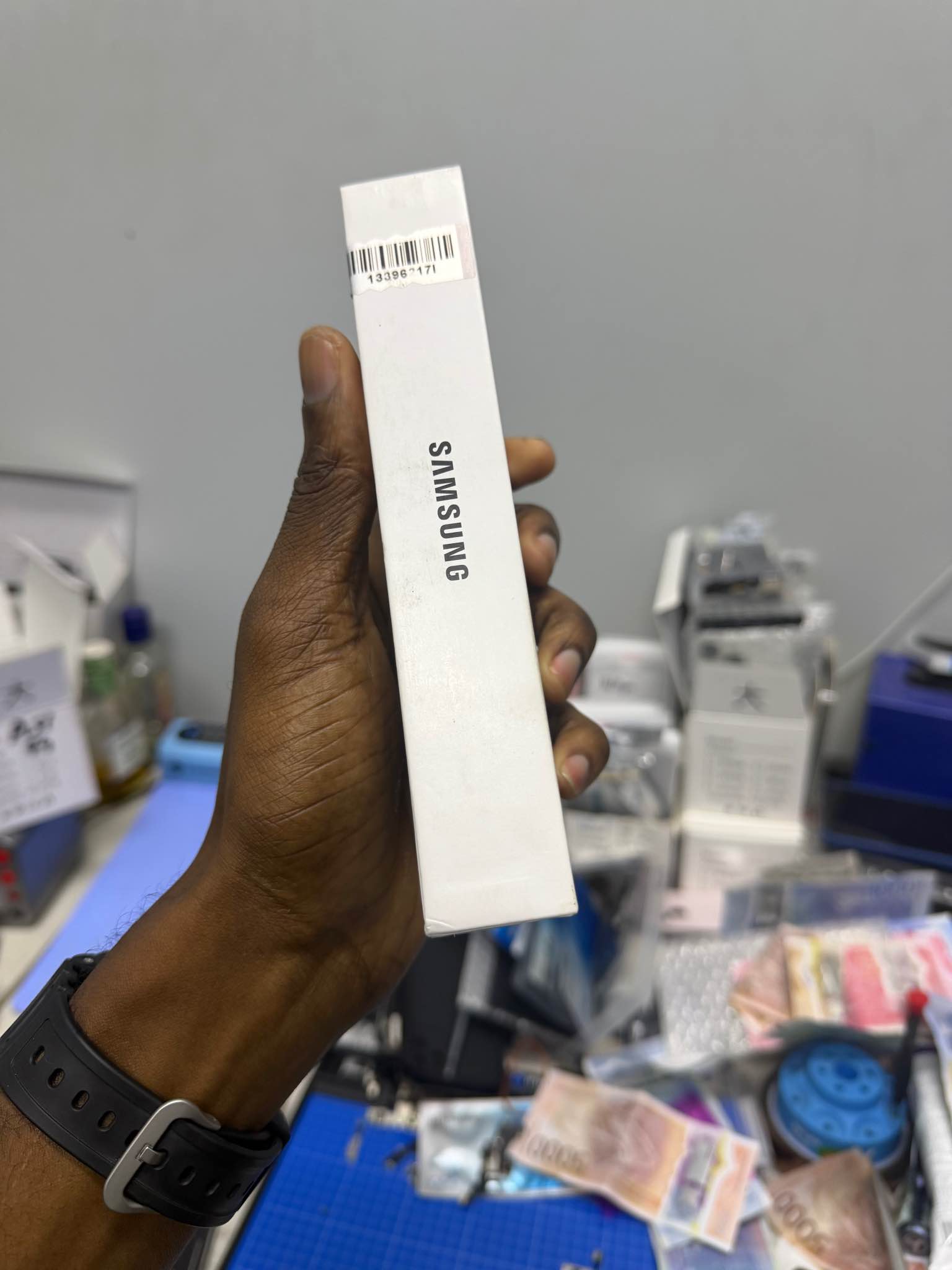 BRAND NEW IN BOX SAMSUNG F07 - Cell Phones - Kingston, Jamaica ...