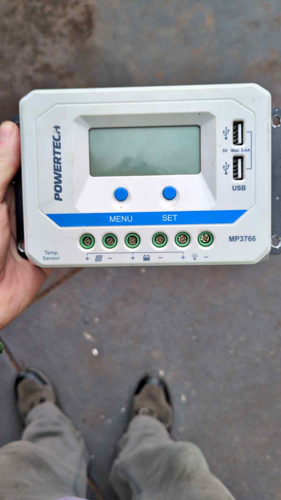 ⚡ 30A Solar Charge Controller (12V/24V) CLEARANCE - LCD Display & Dual ...