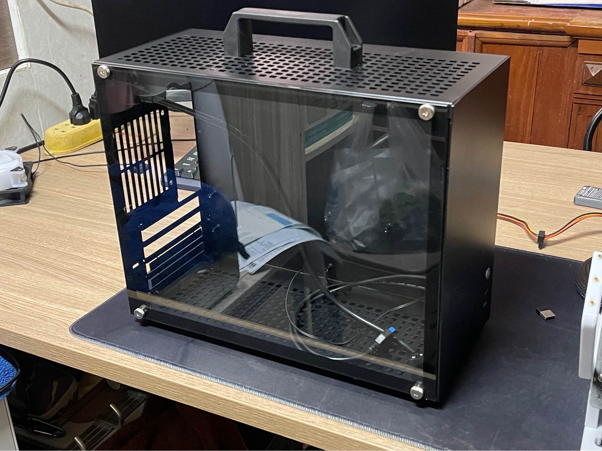 Mini Pc Case computer 14 liter tempered Glass បញ្ចាក់ លក់តែcaseទេ ...