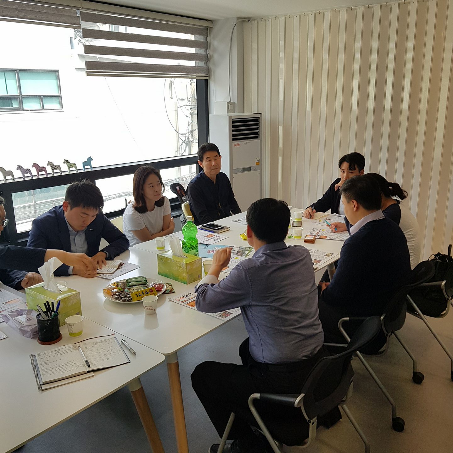 마장도시재생 현장지원센터 - 오늘은 기획회의 5월 마장 도시재생 소식지 준비호에 대해 서로 의견을... | Facebook